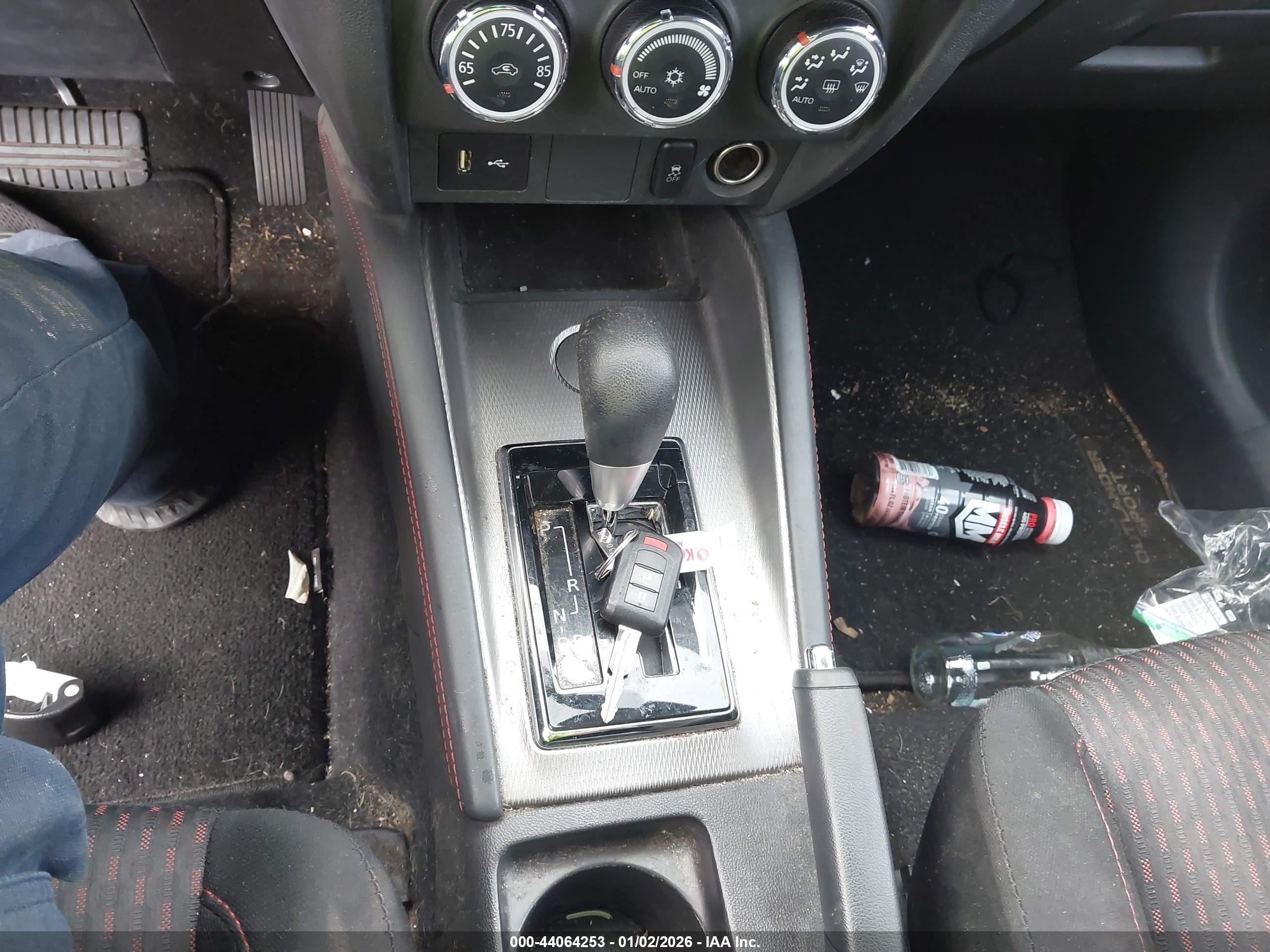 MITSUBISHI OUTLANDER image 11
