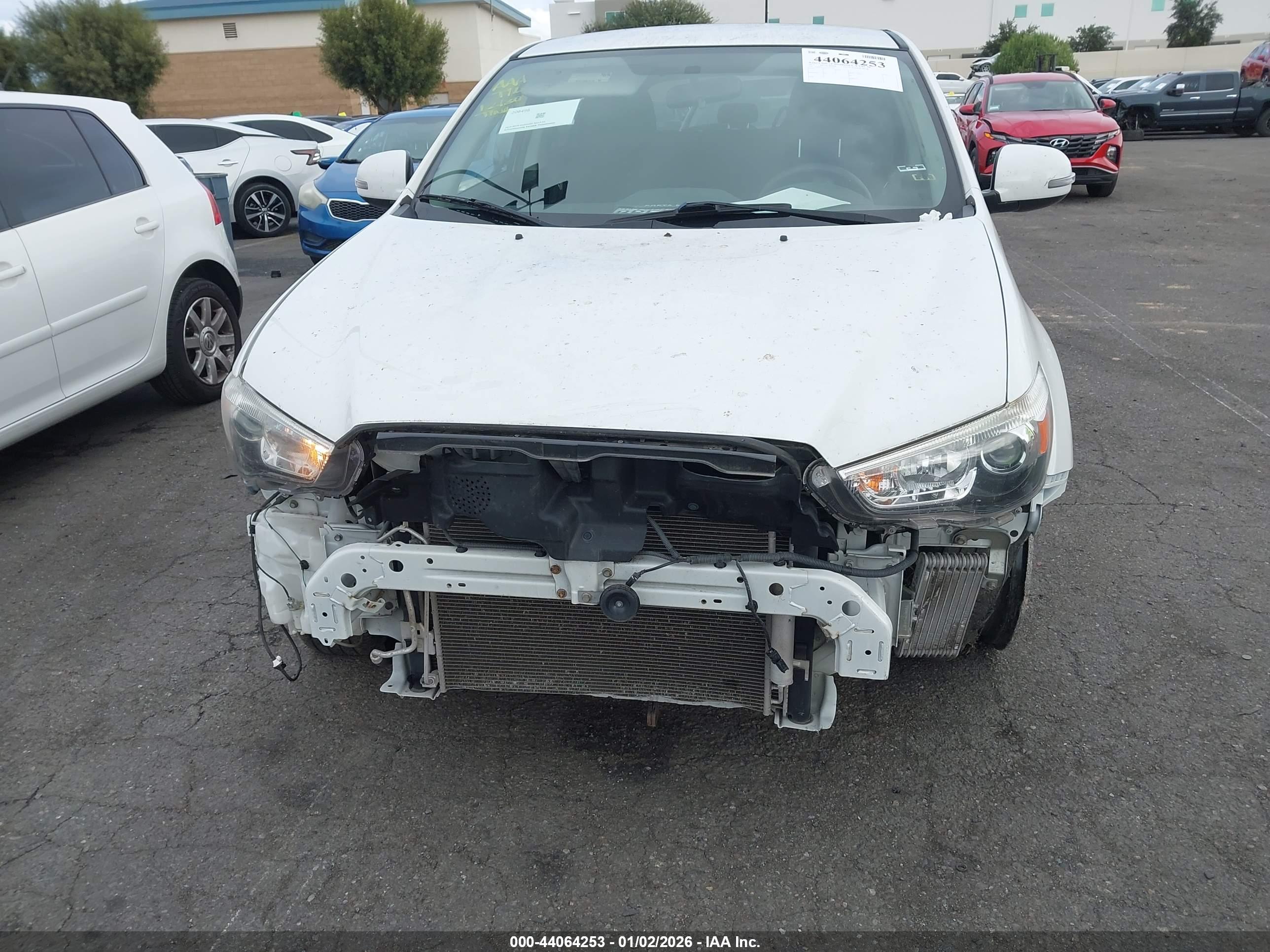 MITSUBISHI OUTLANDER image 6