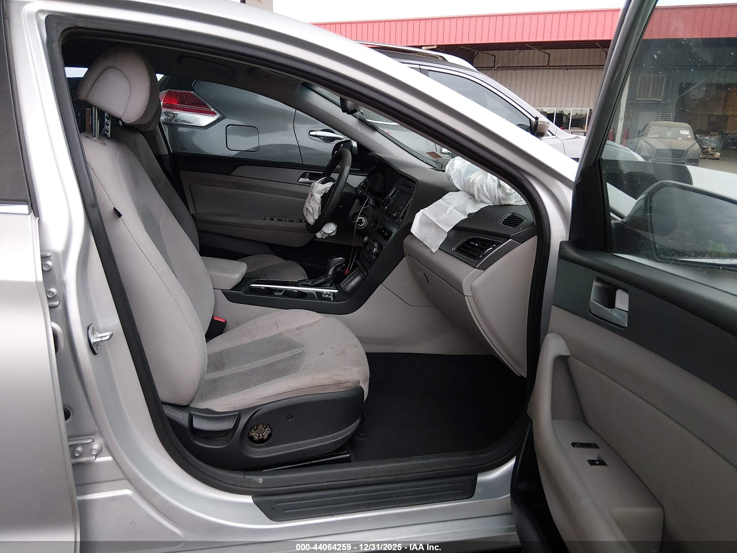 HYUNDAI SONATA image 5