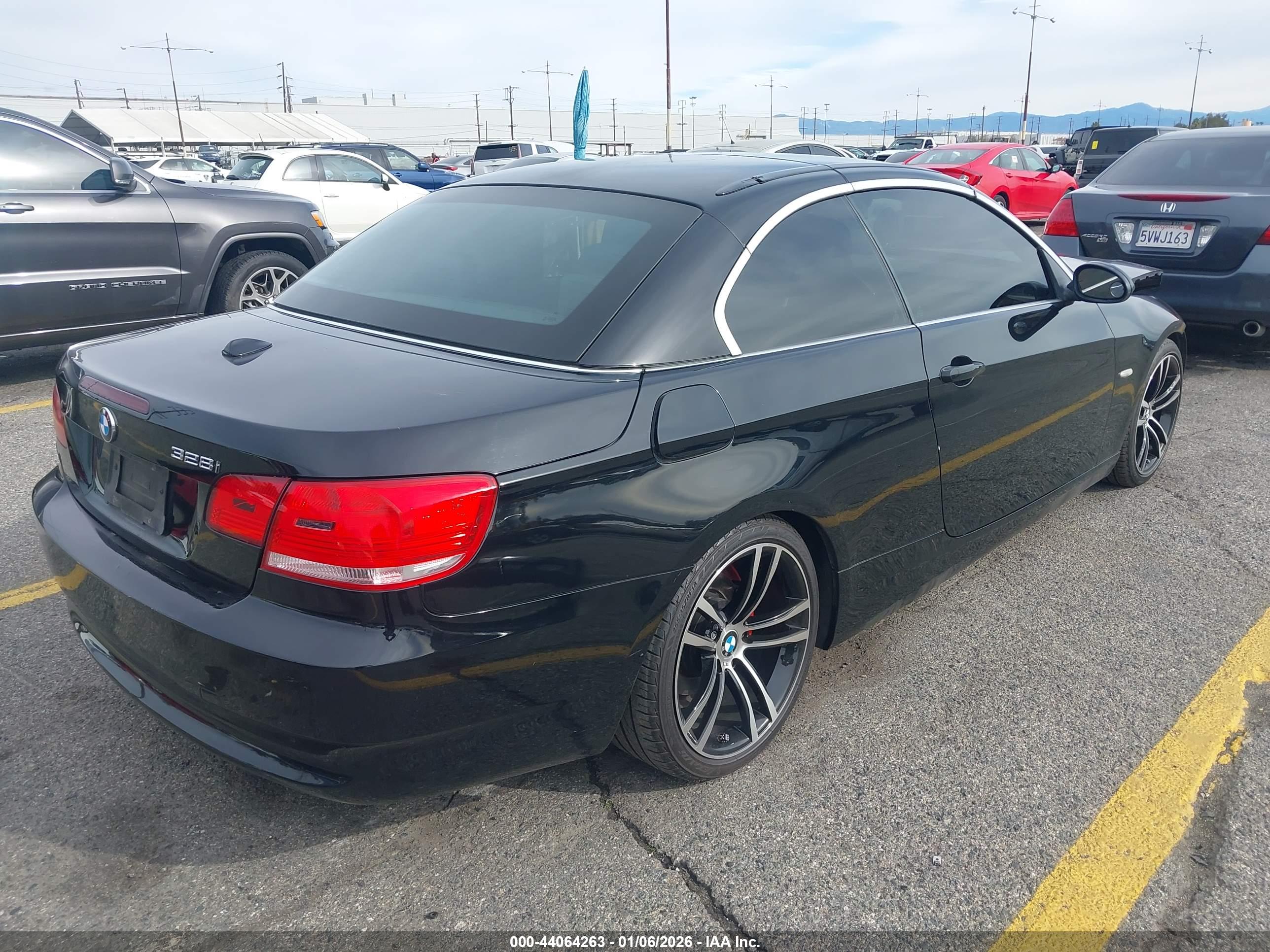 BMW 328I image 4