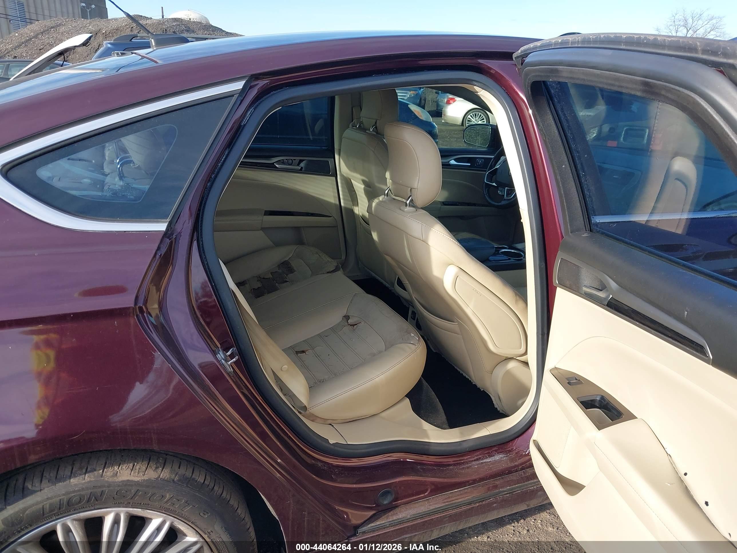 FORD FUSION image 8