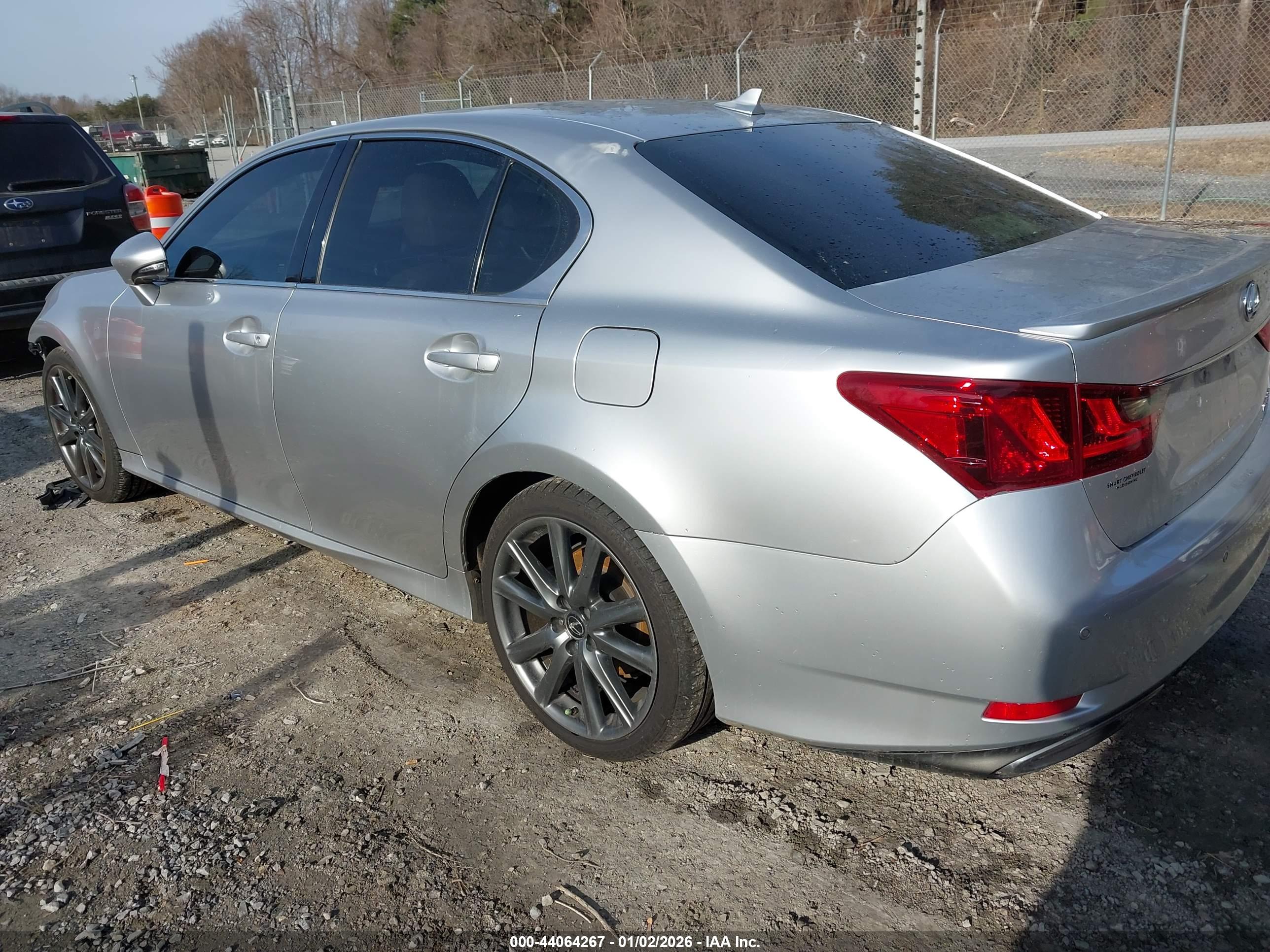 LEXUS GS image 3