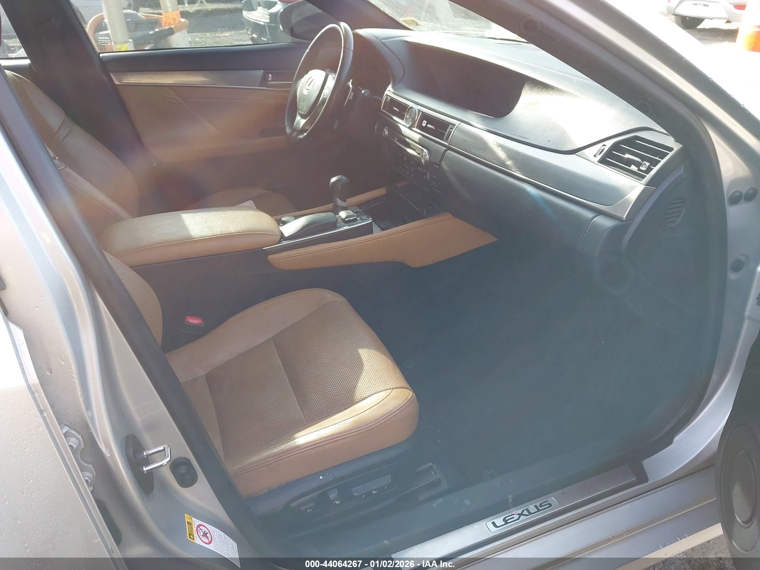 LEXUS GS image 5