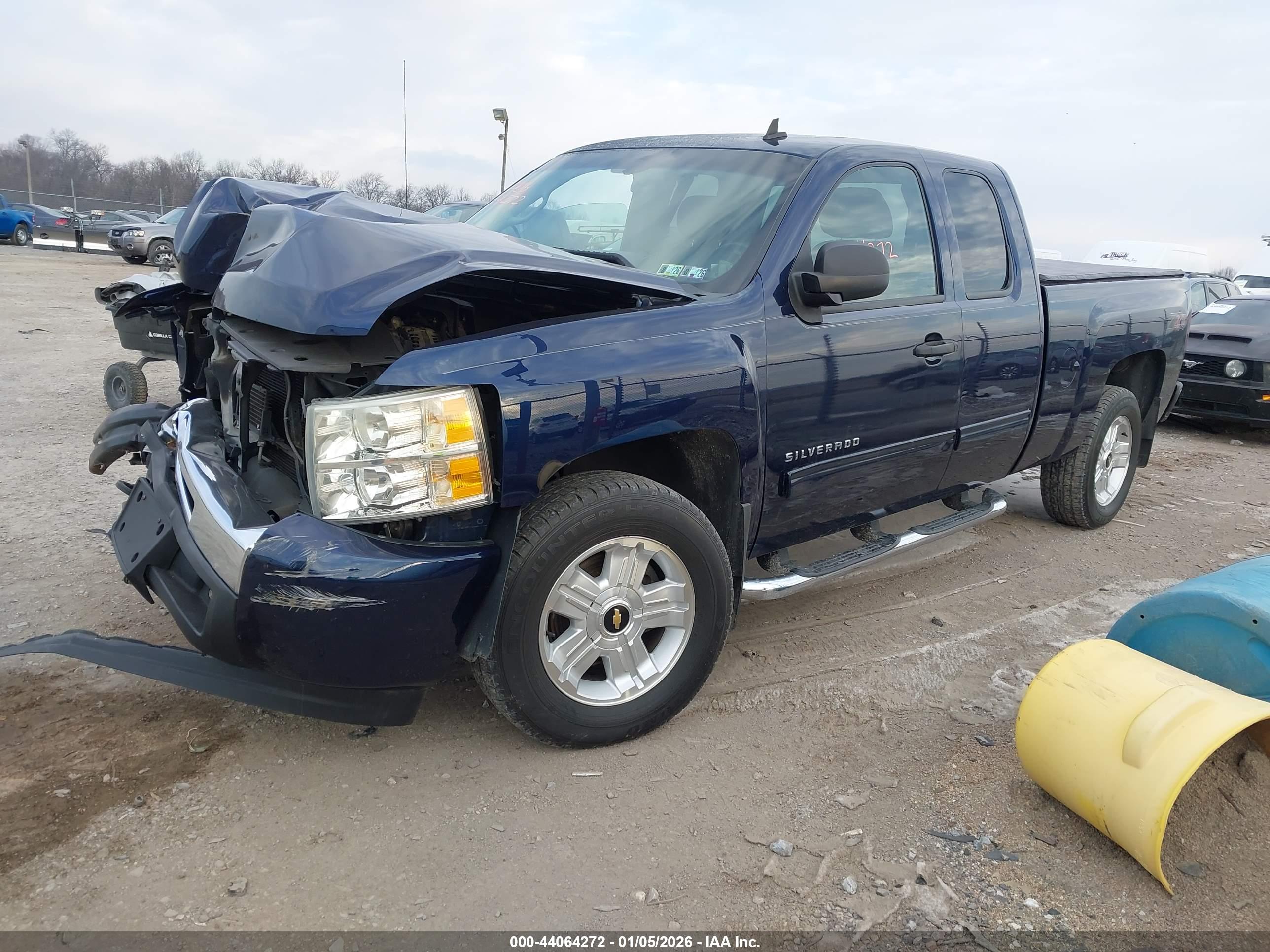 CHEVROLET SILVERADO image 2