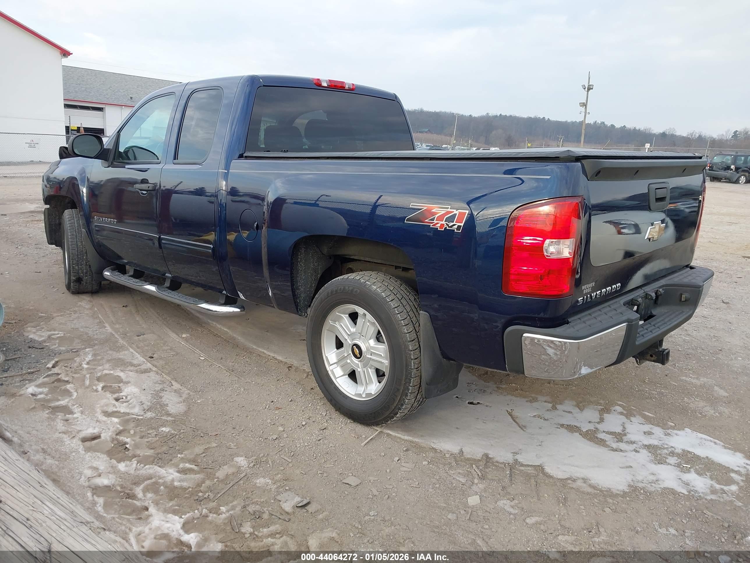 CHEVROLET SILVERADO image 3