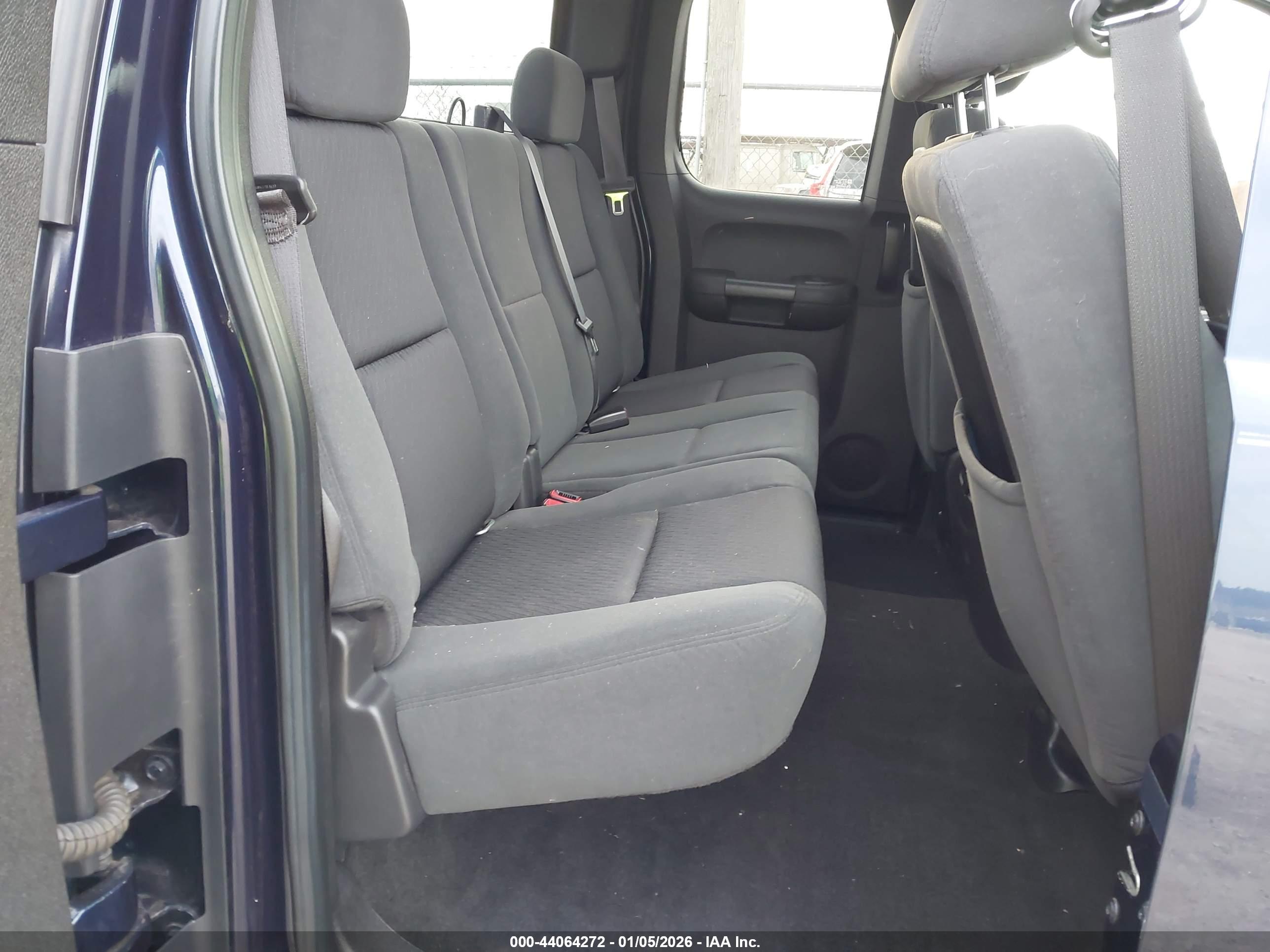 CHEVROLET SILVERADO image 8