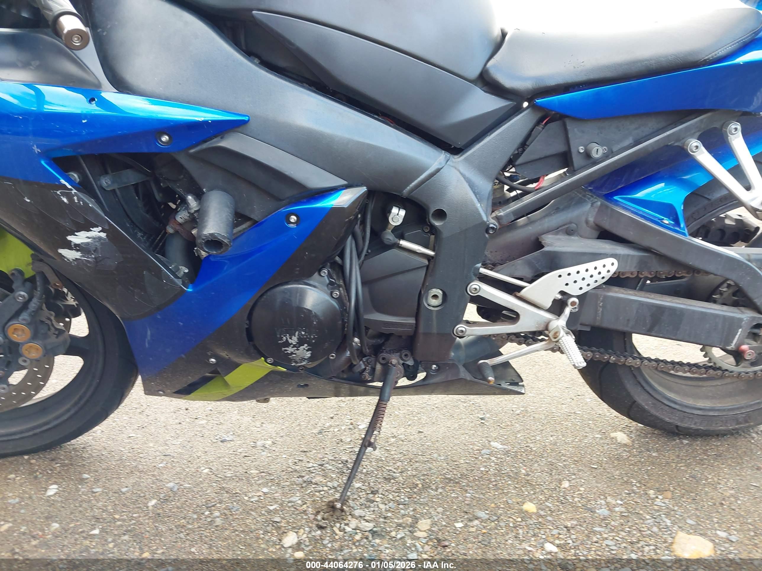 YAMAHA YZFR1 image 9