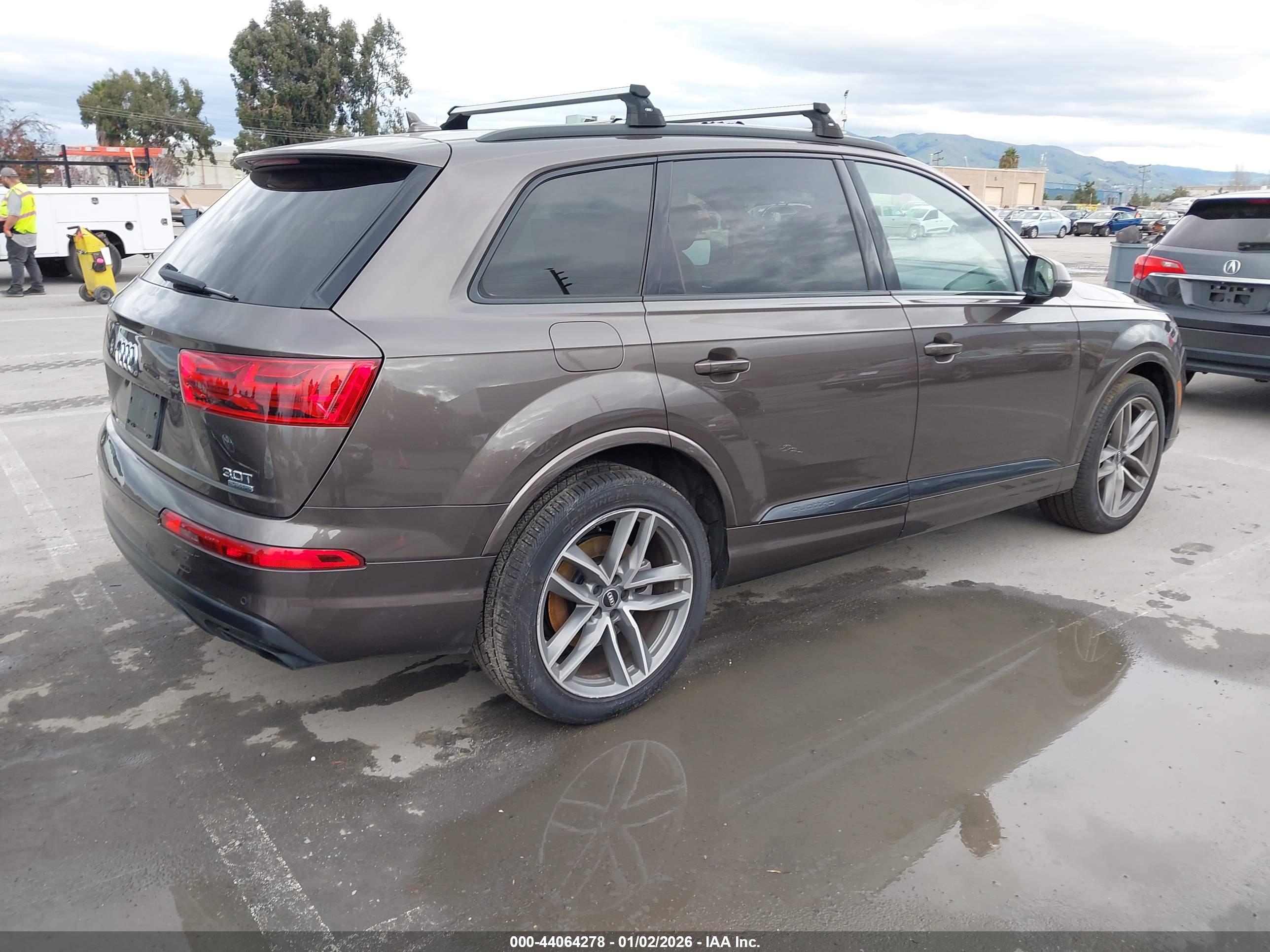 AUDI Q7 image 4