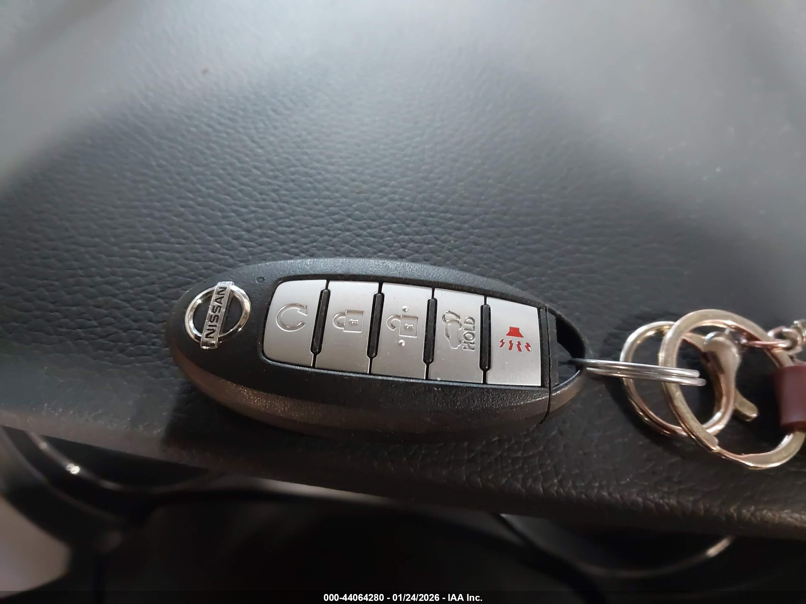 NISSAN ROGUE image 11