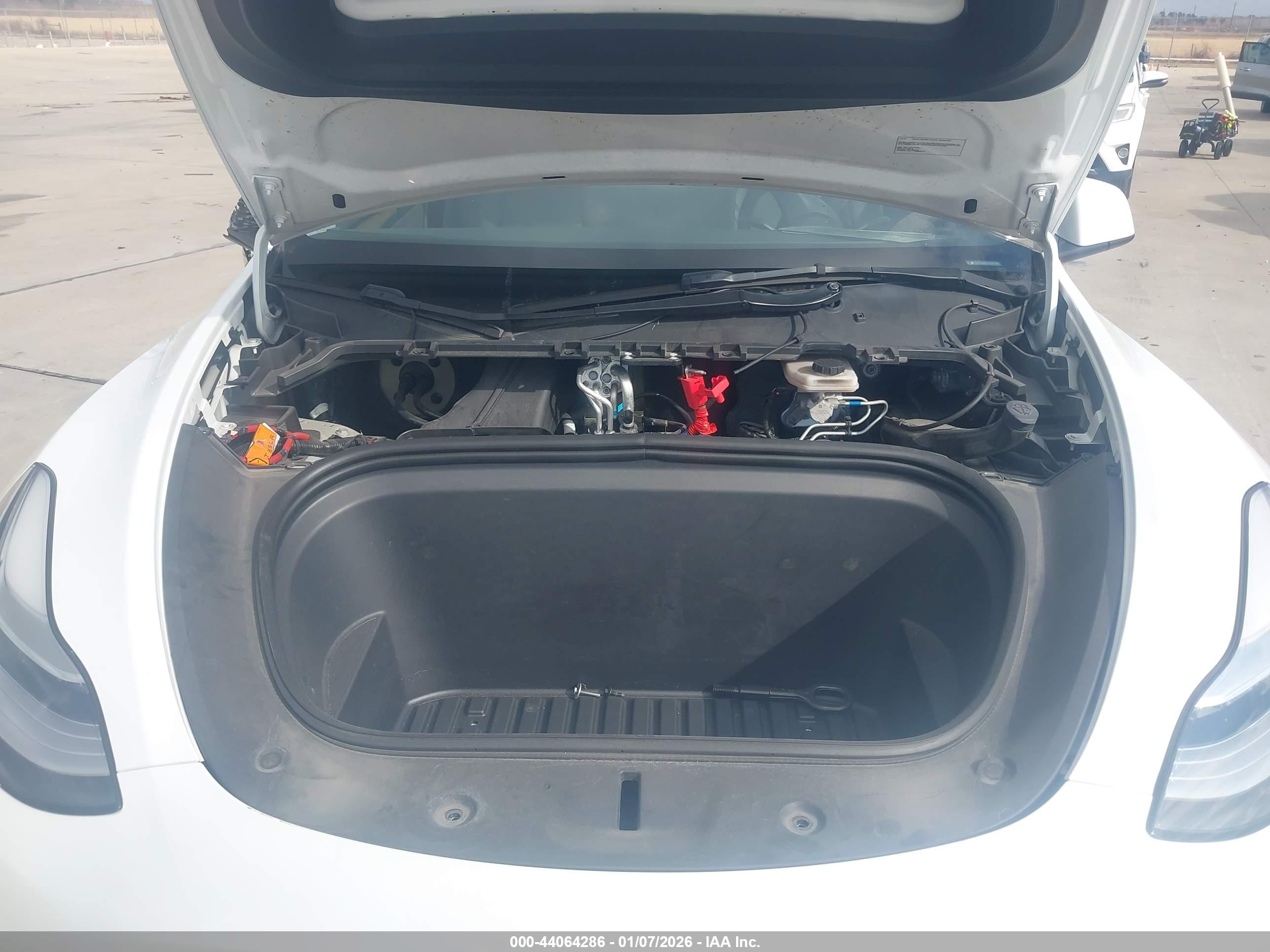 TESLA MODEL image 10