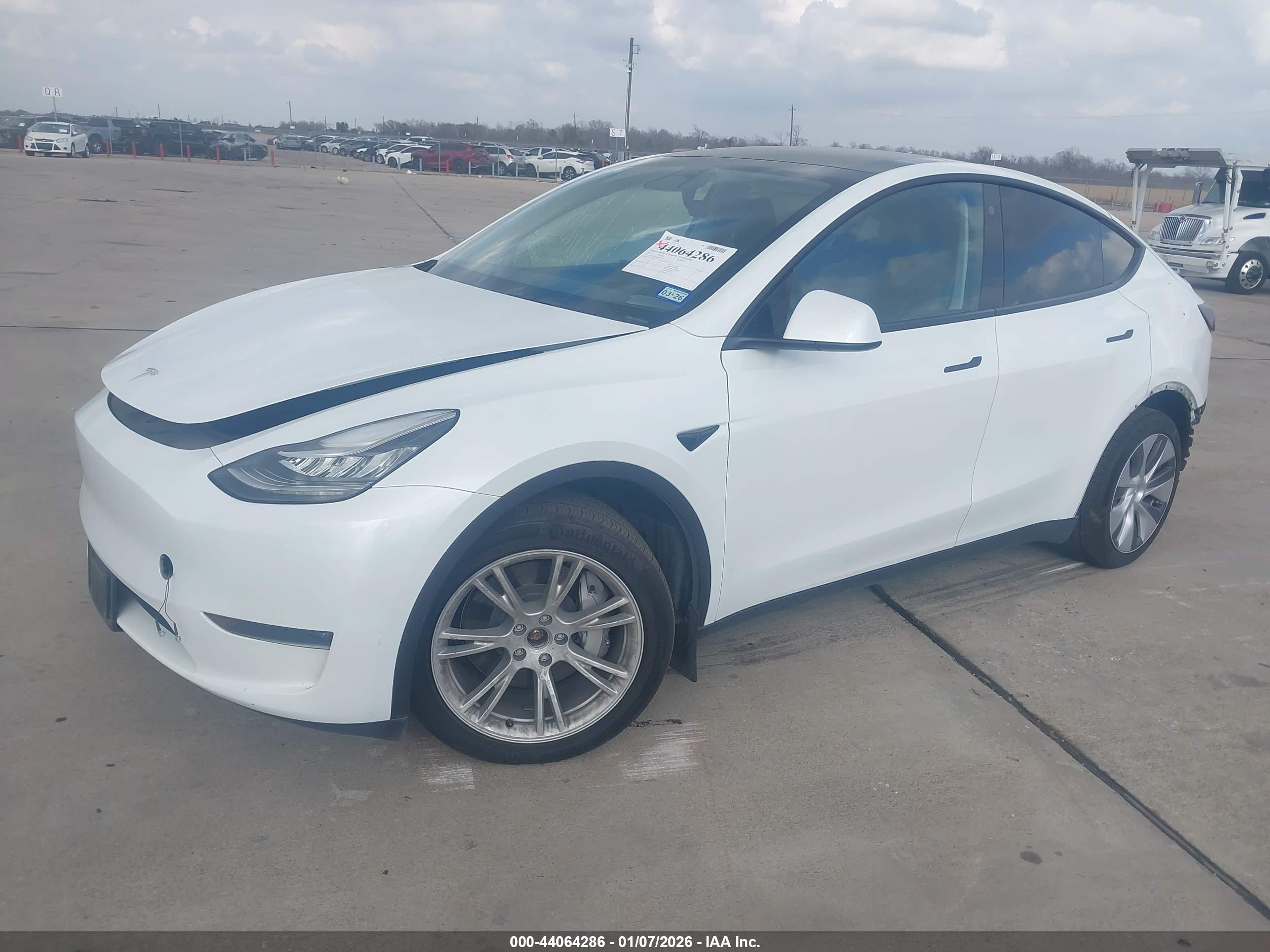TESLA MODEL image 2