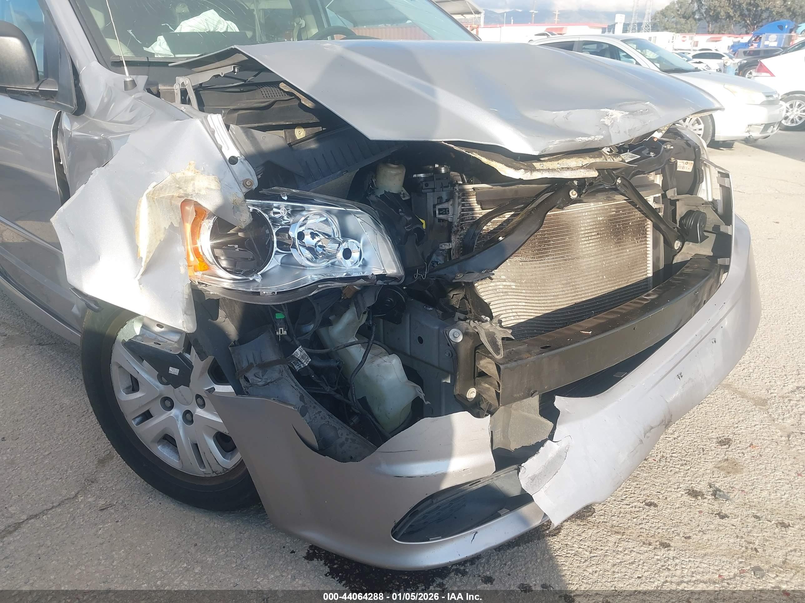 DODGE GRAND image 6