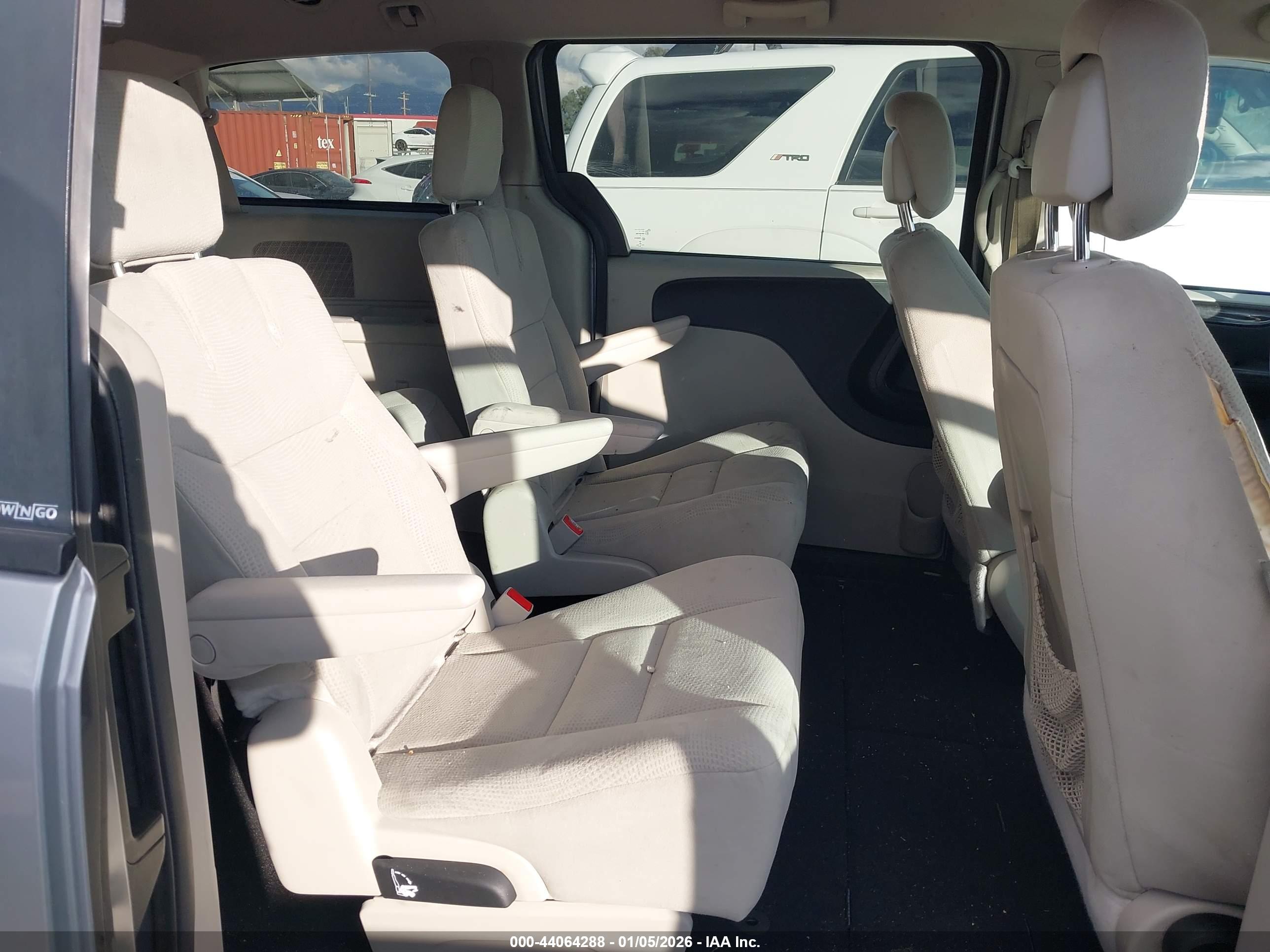 DODGE GRAND image 8