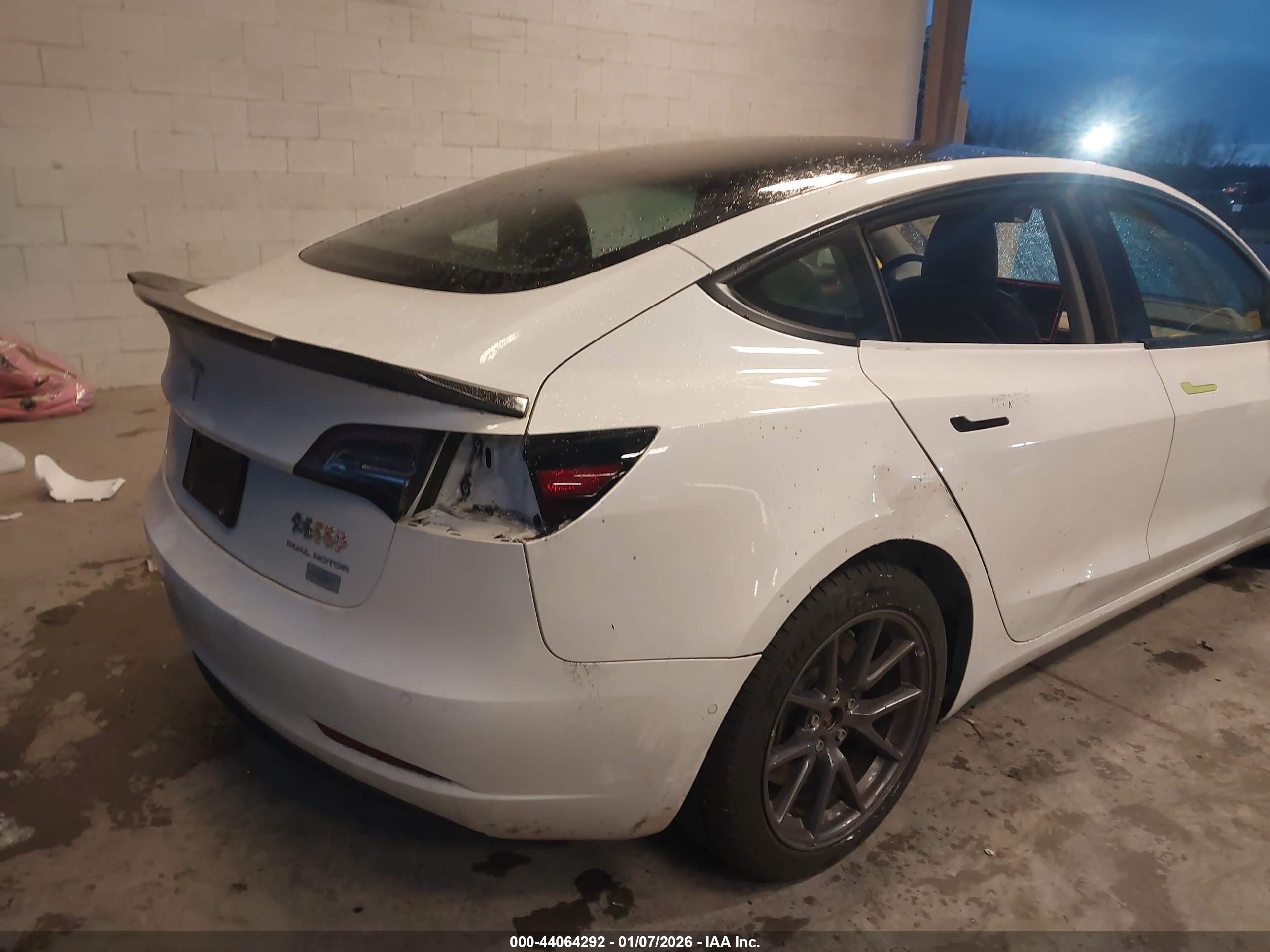 TESLA MODEL image 6