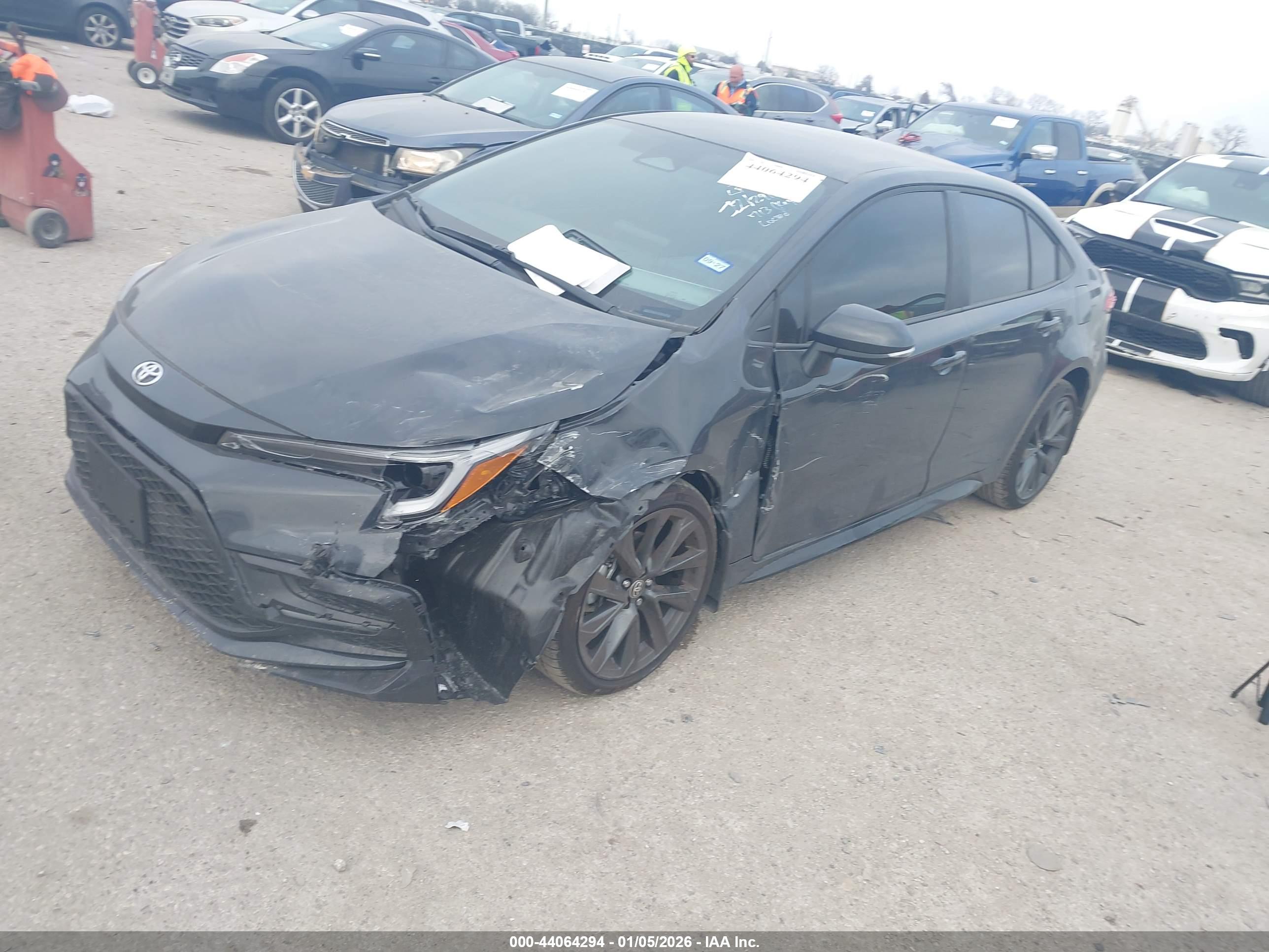 TOYOTA COROLLA image 2