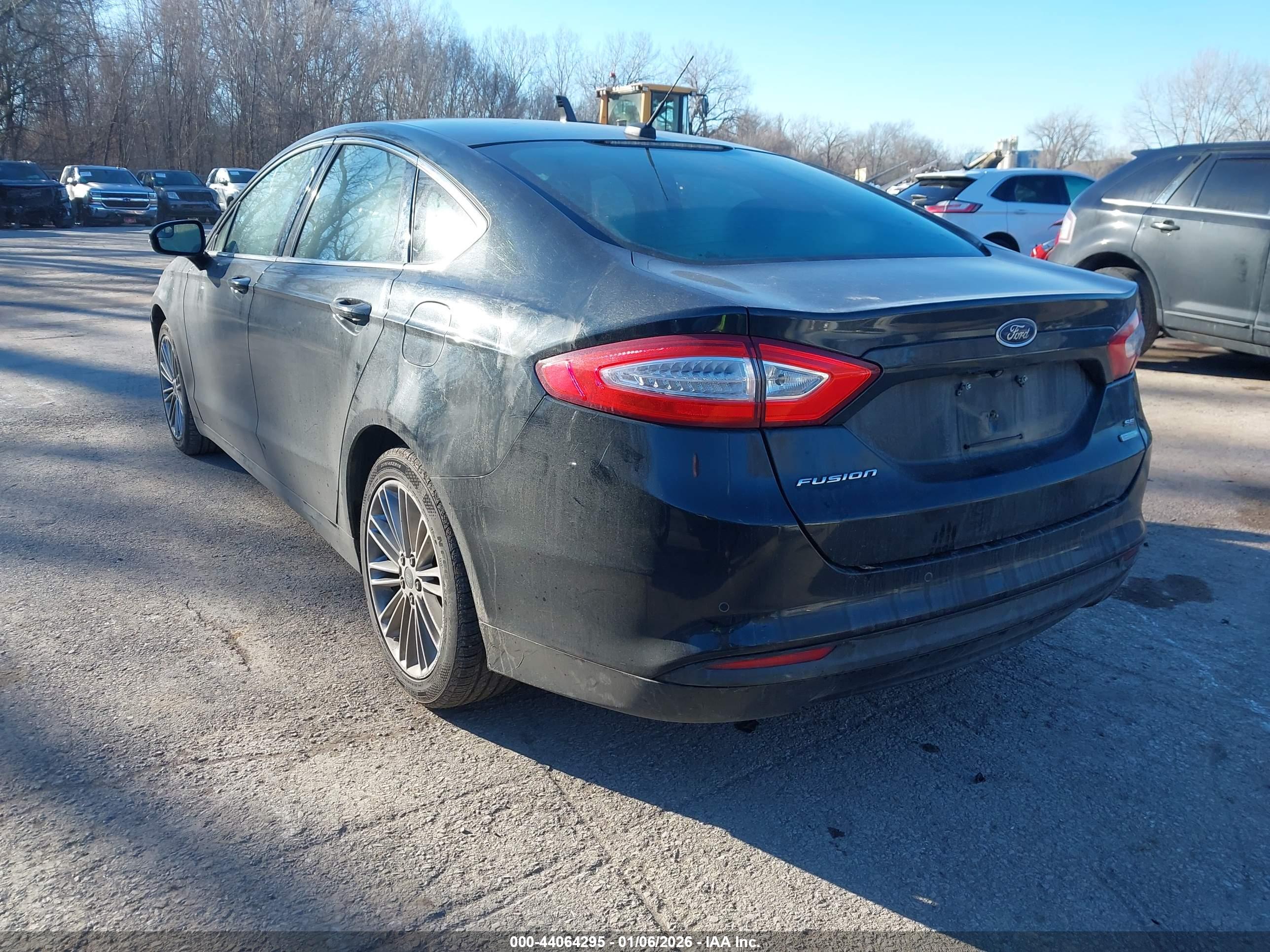 FORD FUSION image 3