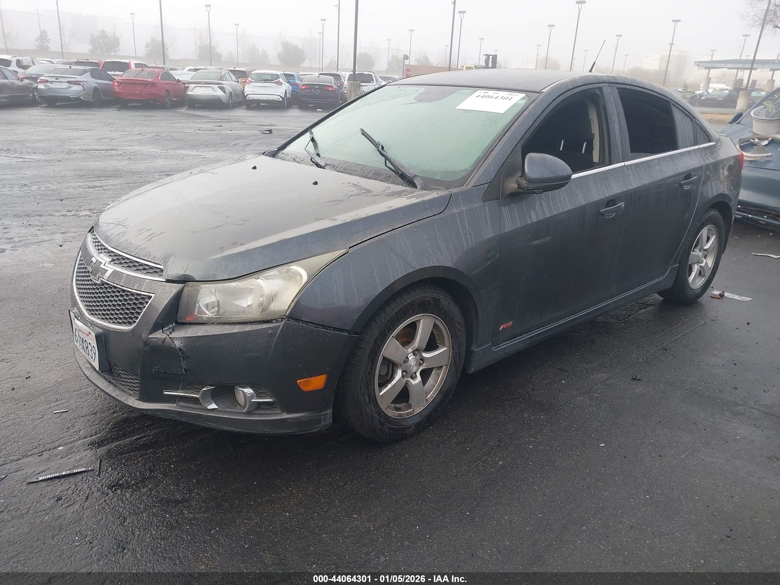 CHEVROLET CRUZE image 2