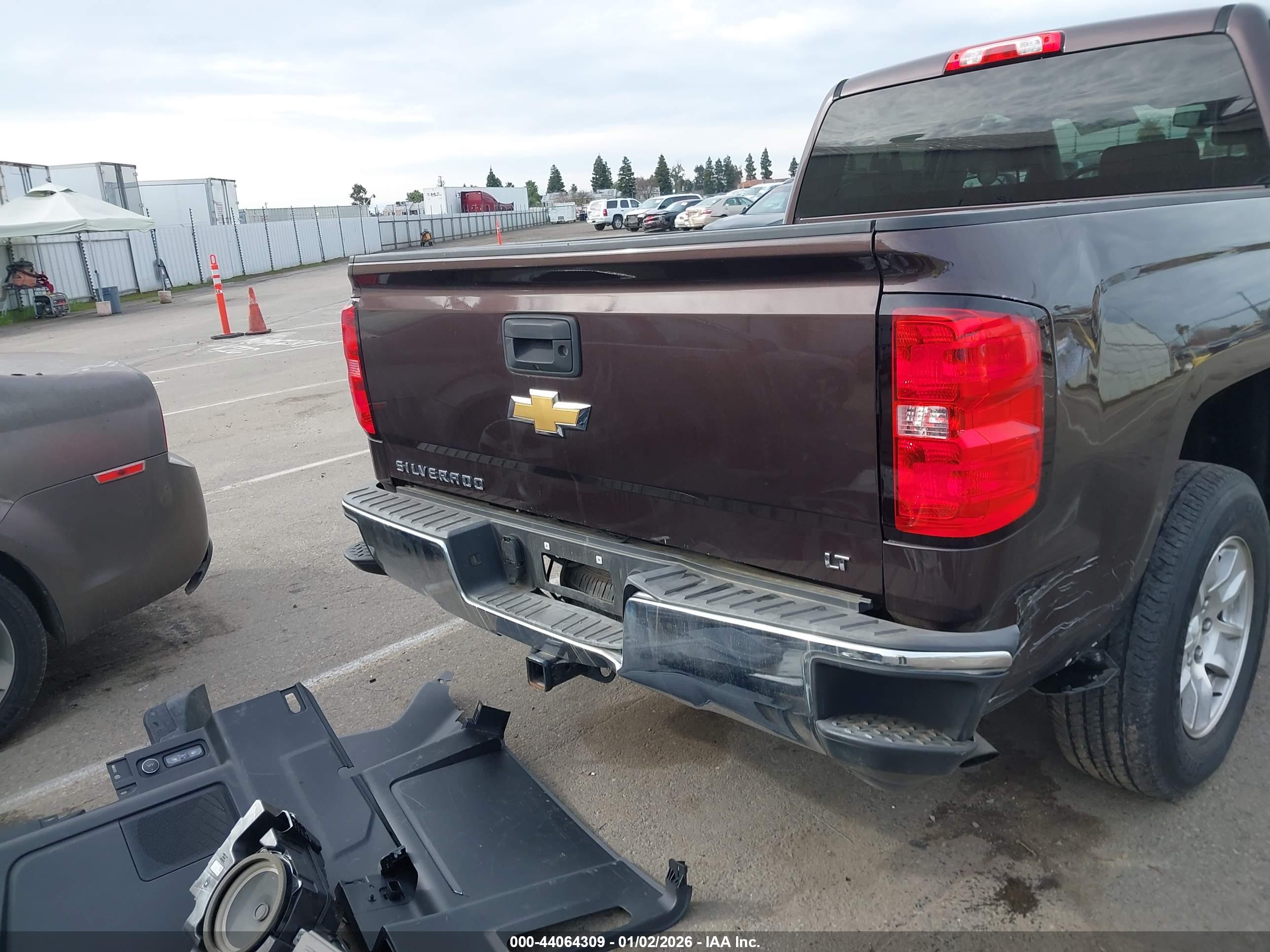 CHEVROLET SILVERADO image 6