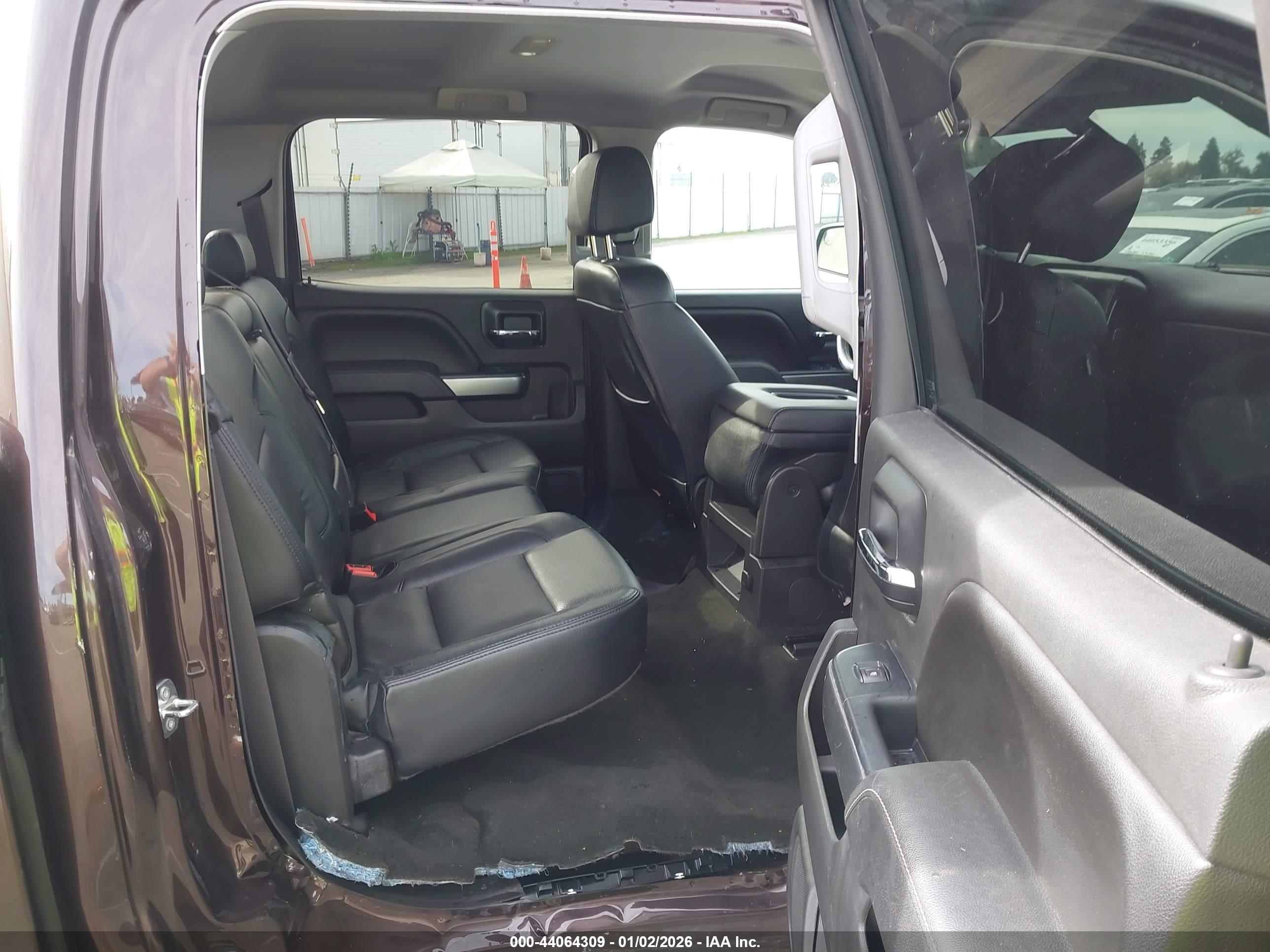 CHEVROLET SILVERADO image 8