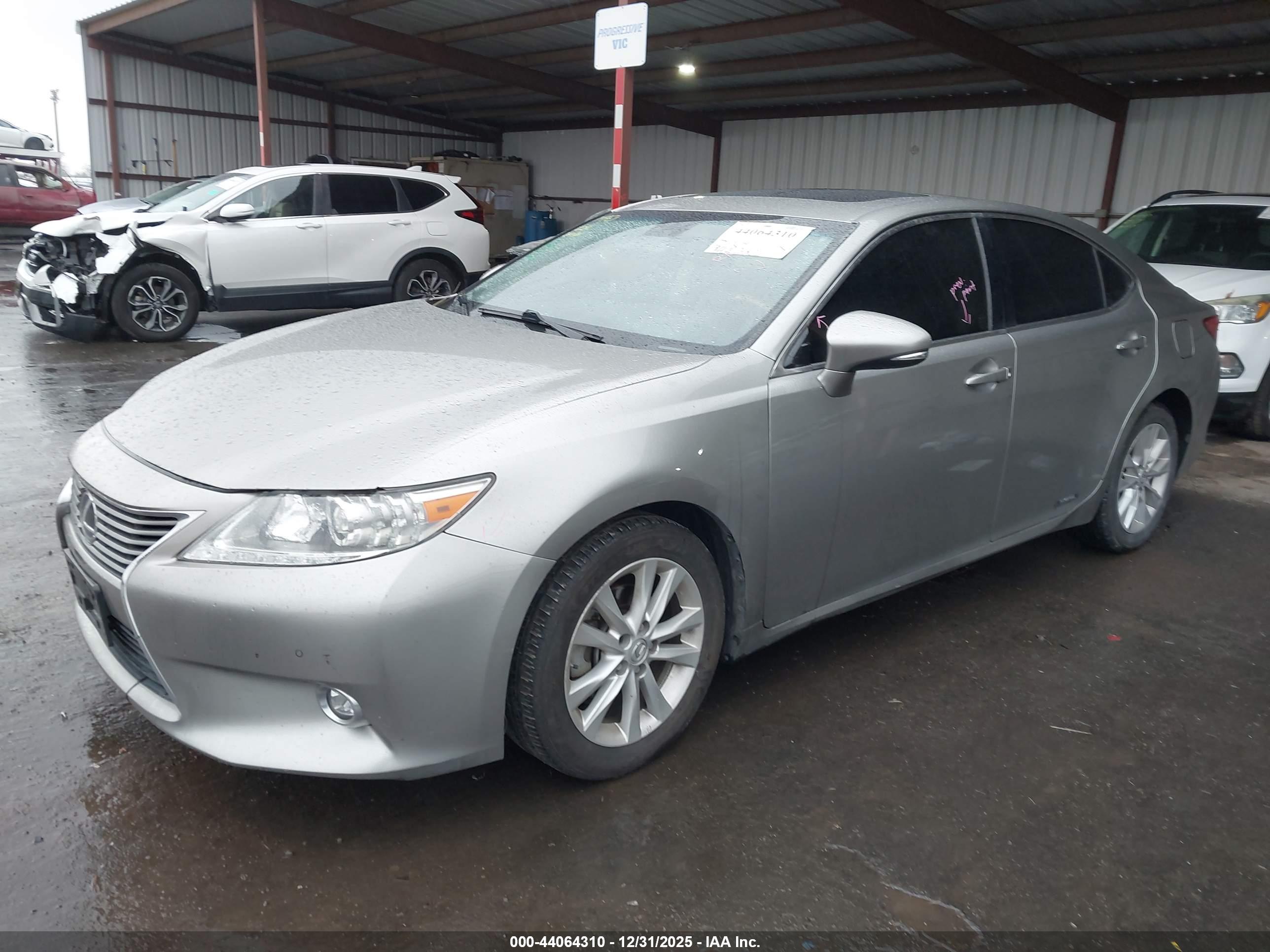 LEXUS ES image 2