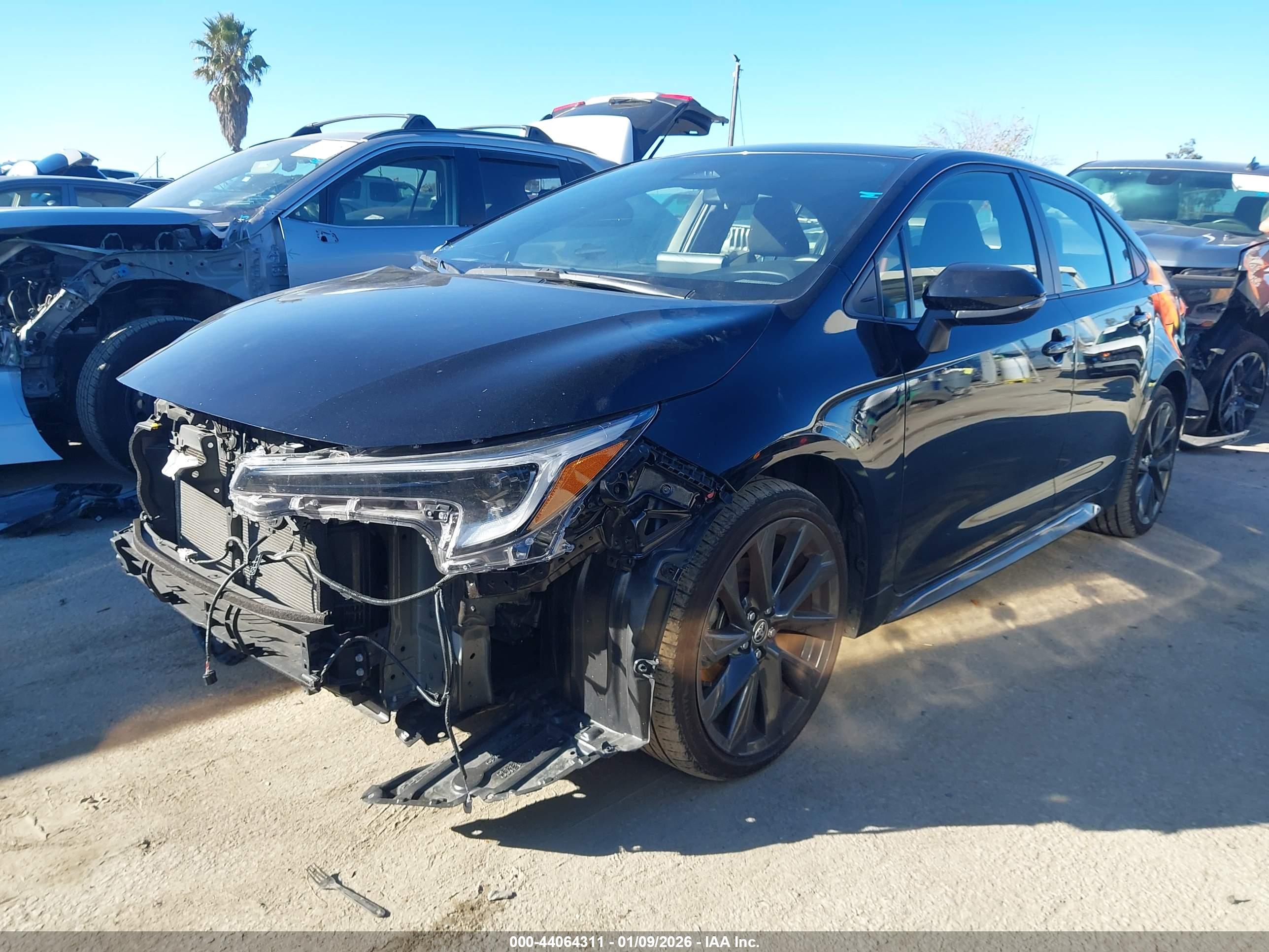 TOYOTA COROLLA image 2