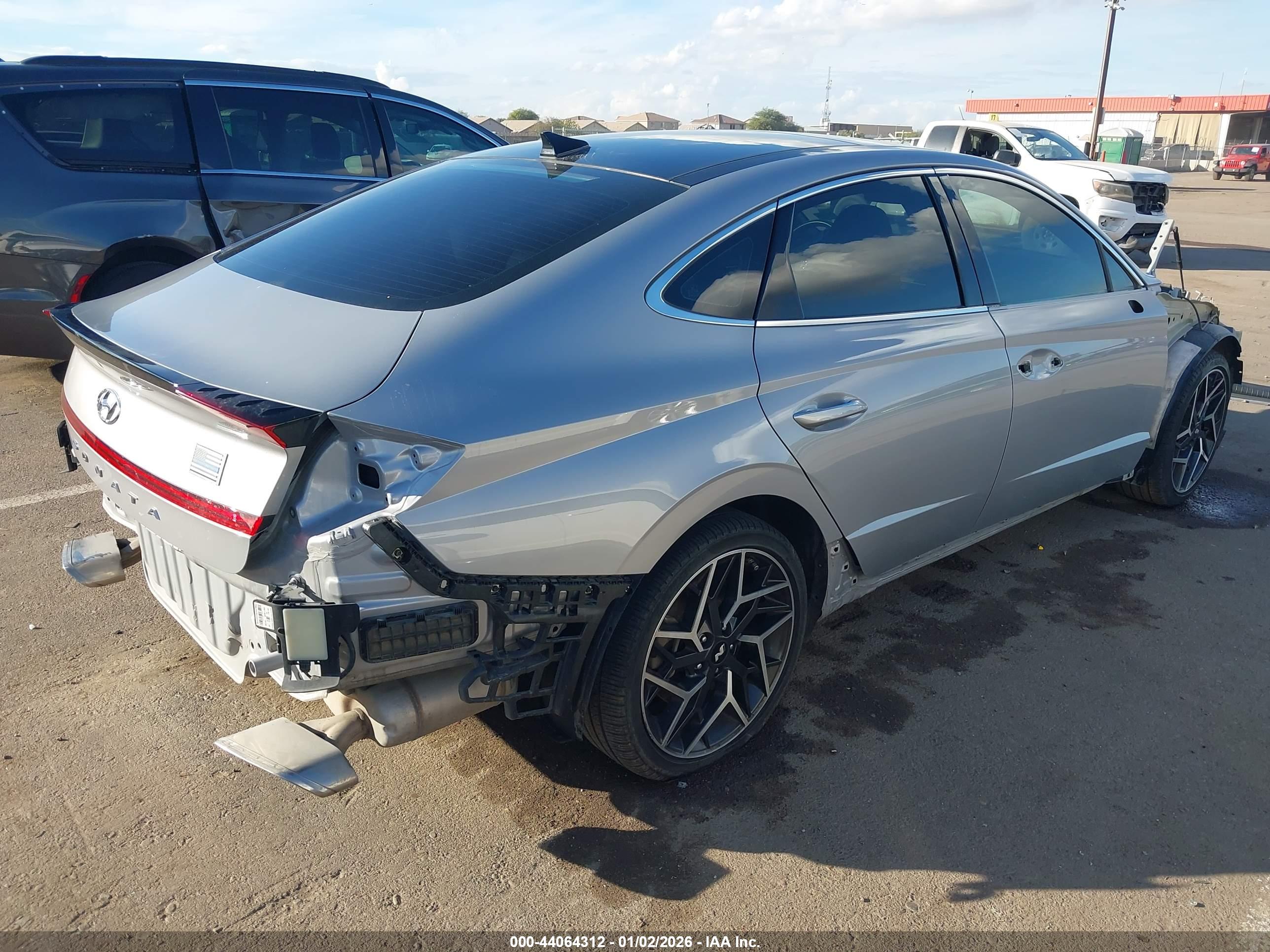 HYUNDAI SONATA image 4