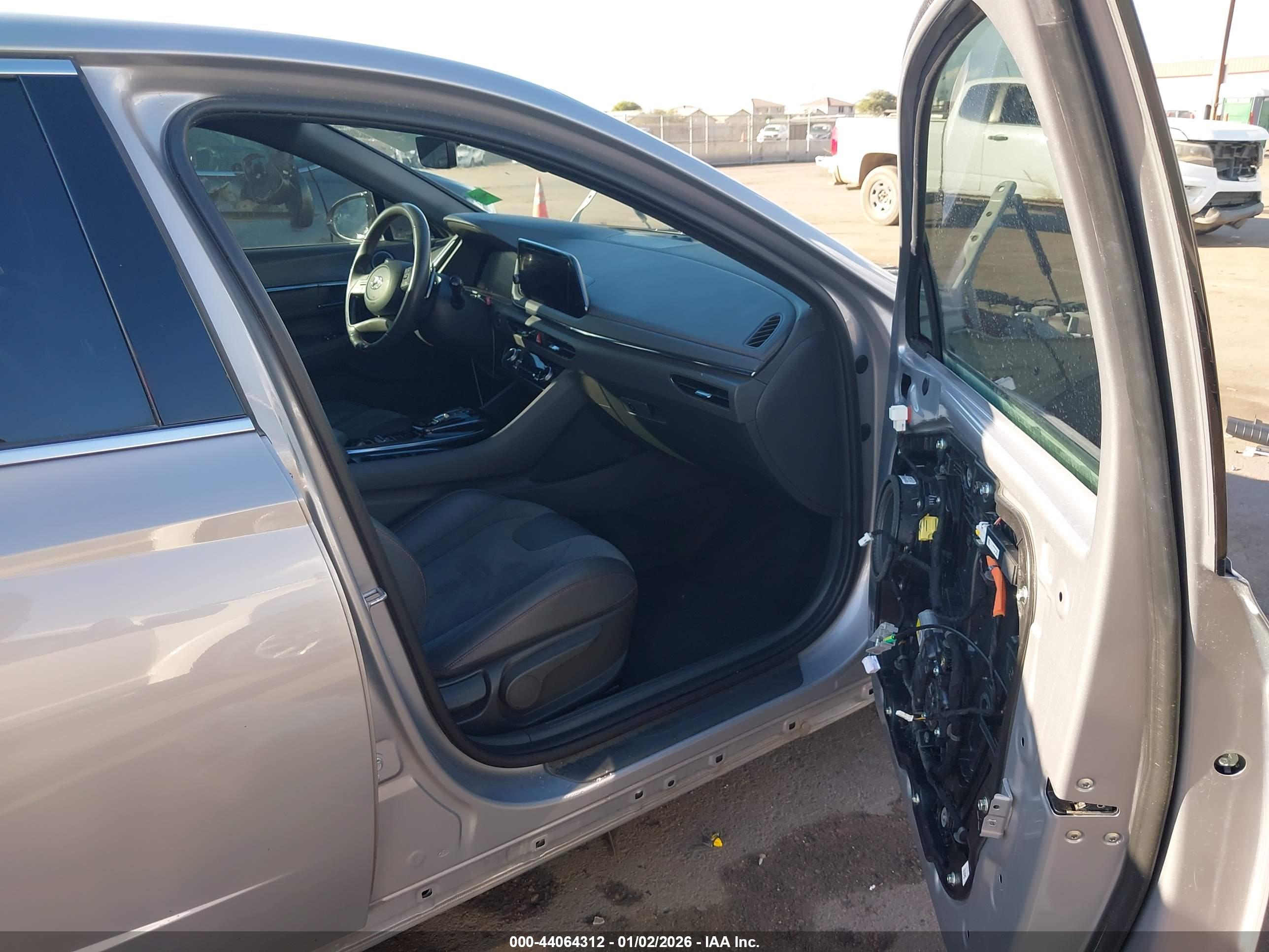 HYUNDAI SONATA image 5