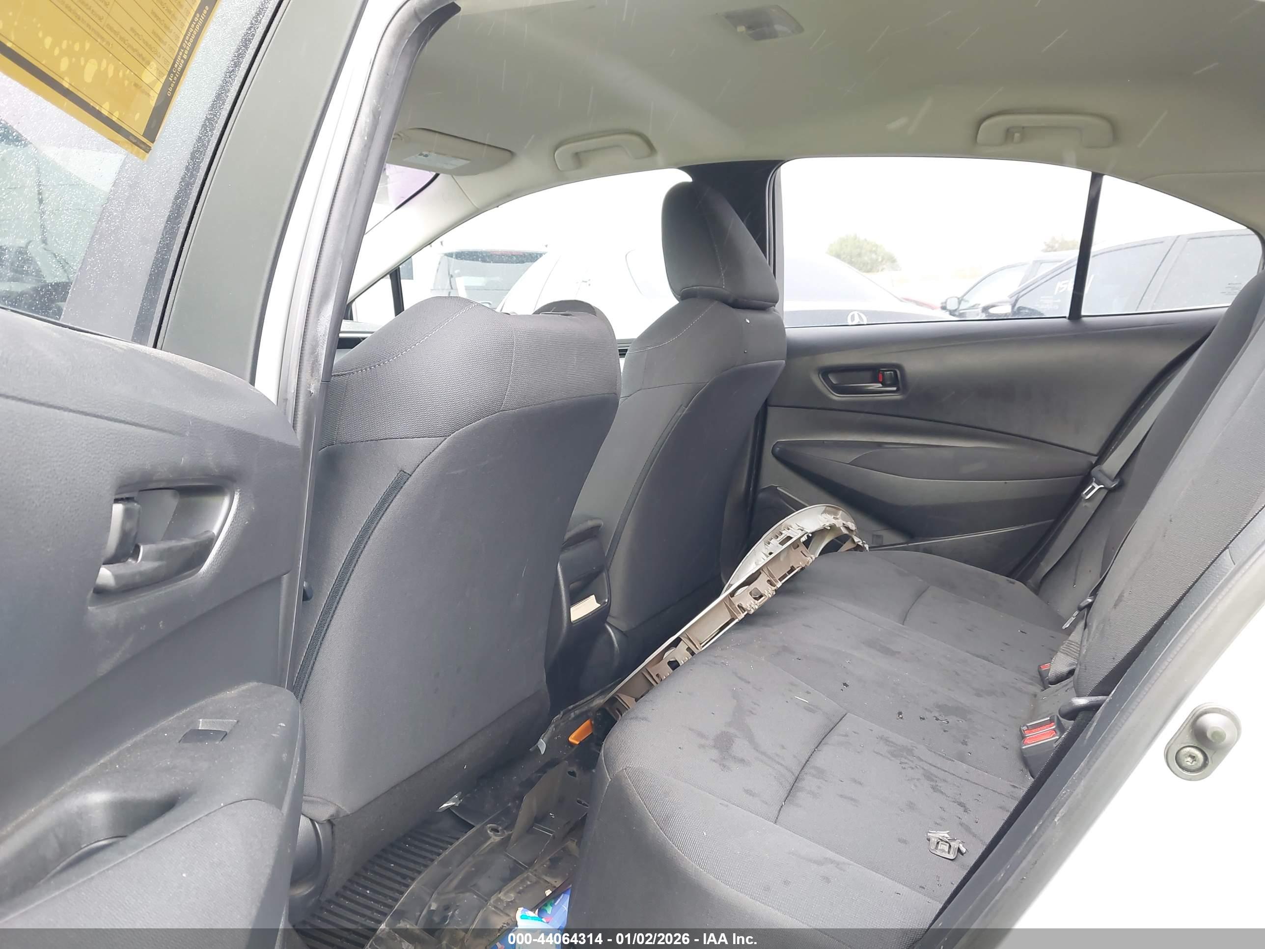 TOYOTA COROLLA image 8