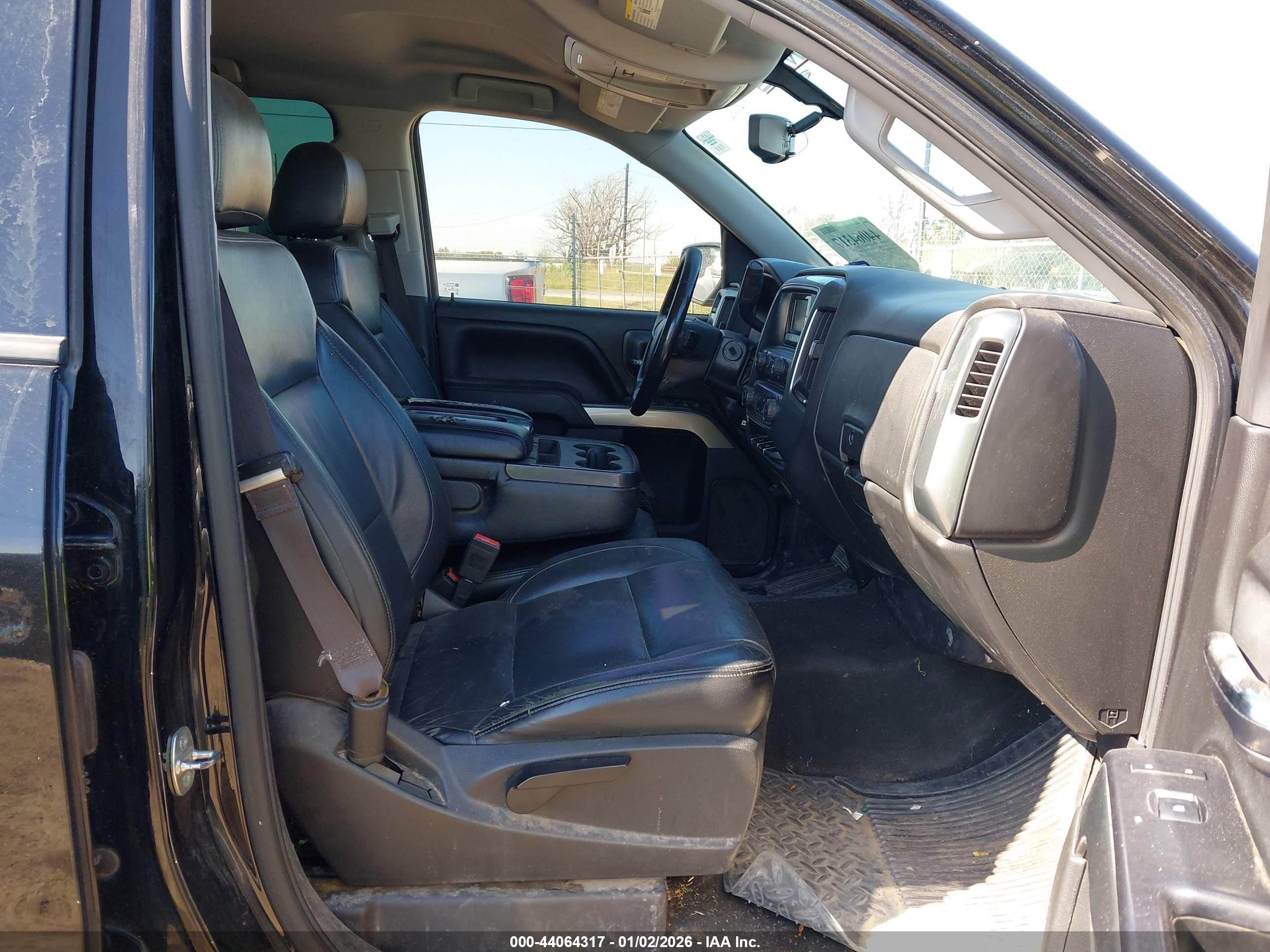 CHEVROLET SILVERADO image 5