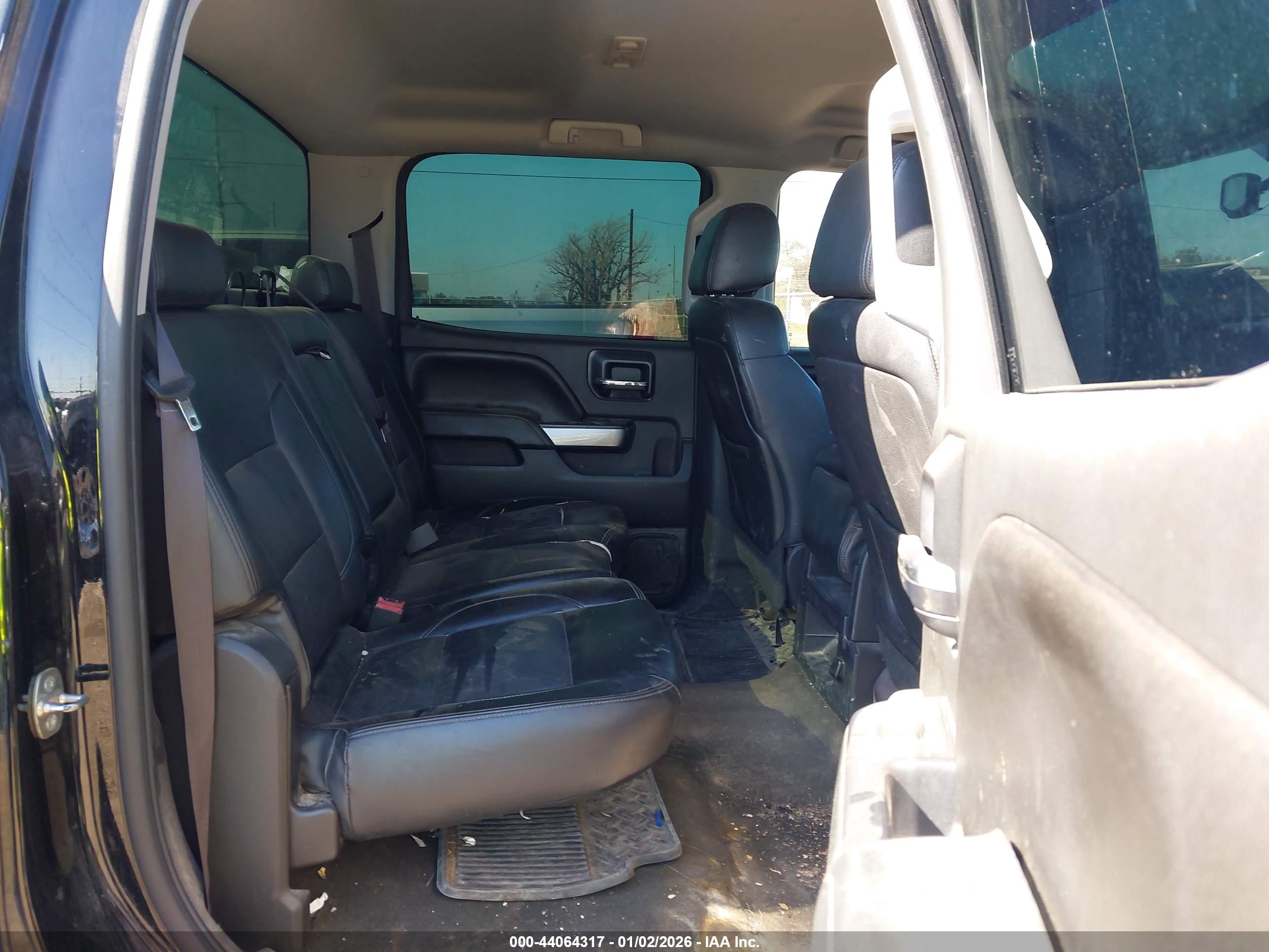 CHEVROLET SILVERADO image 8