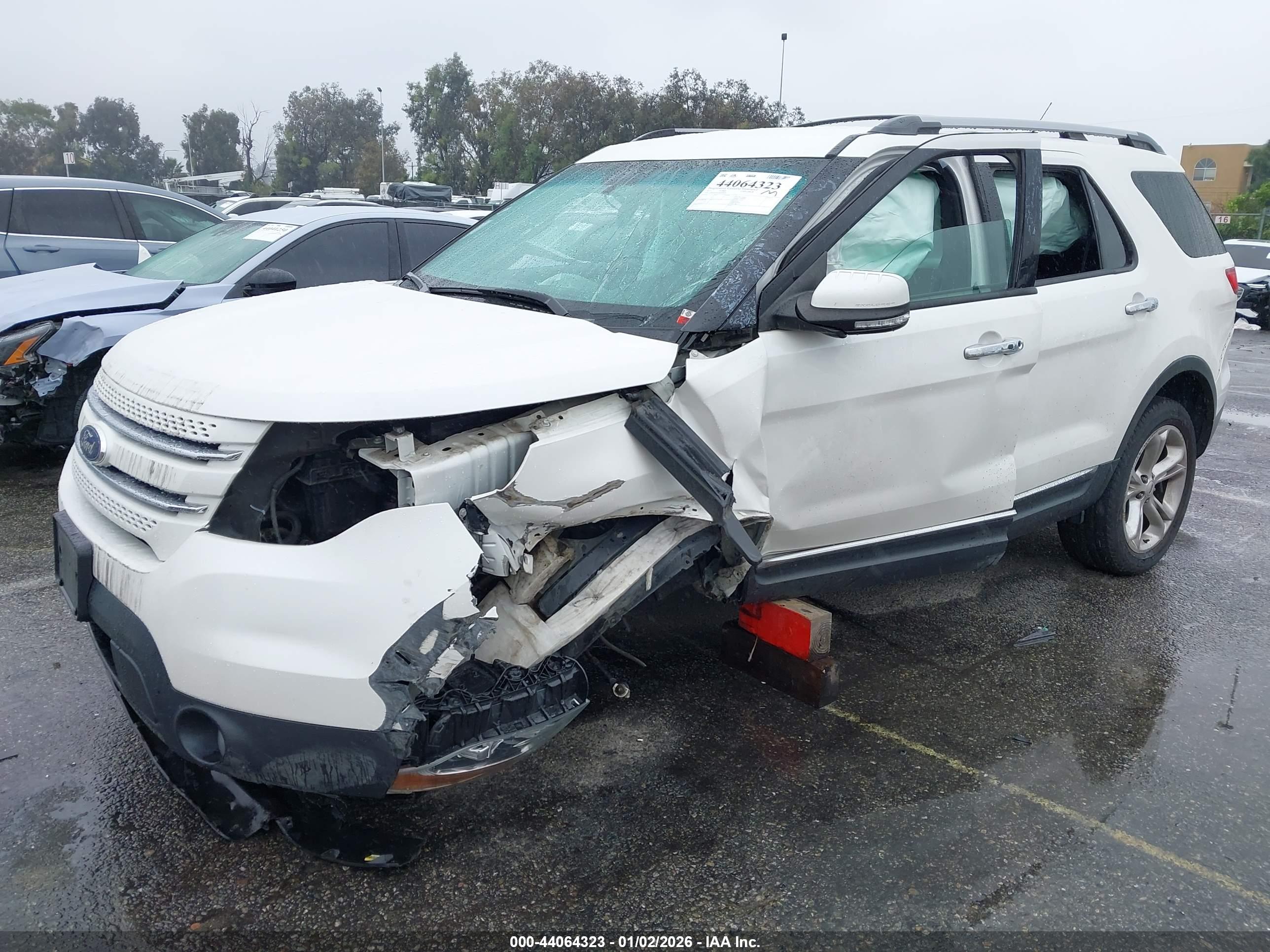 FORD EXPLORER image 2