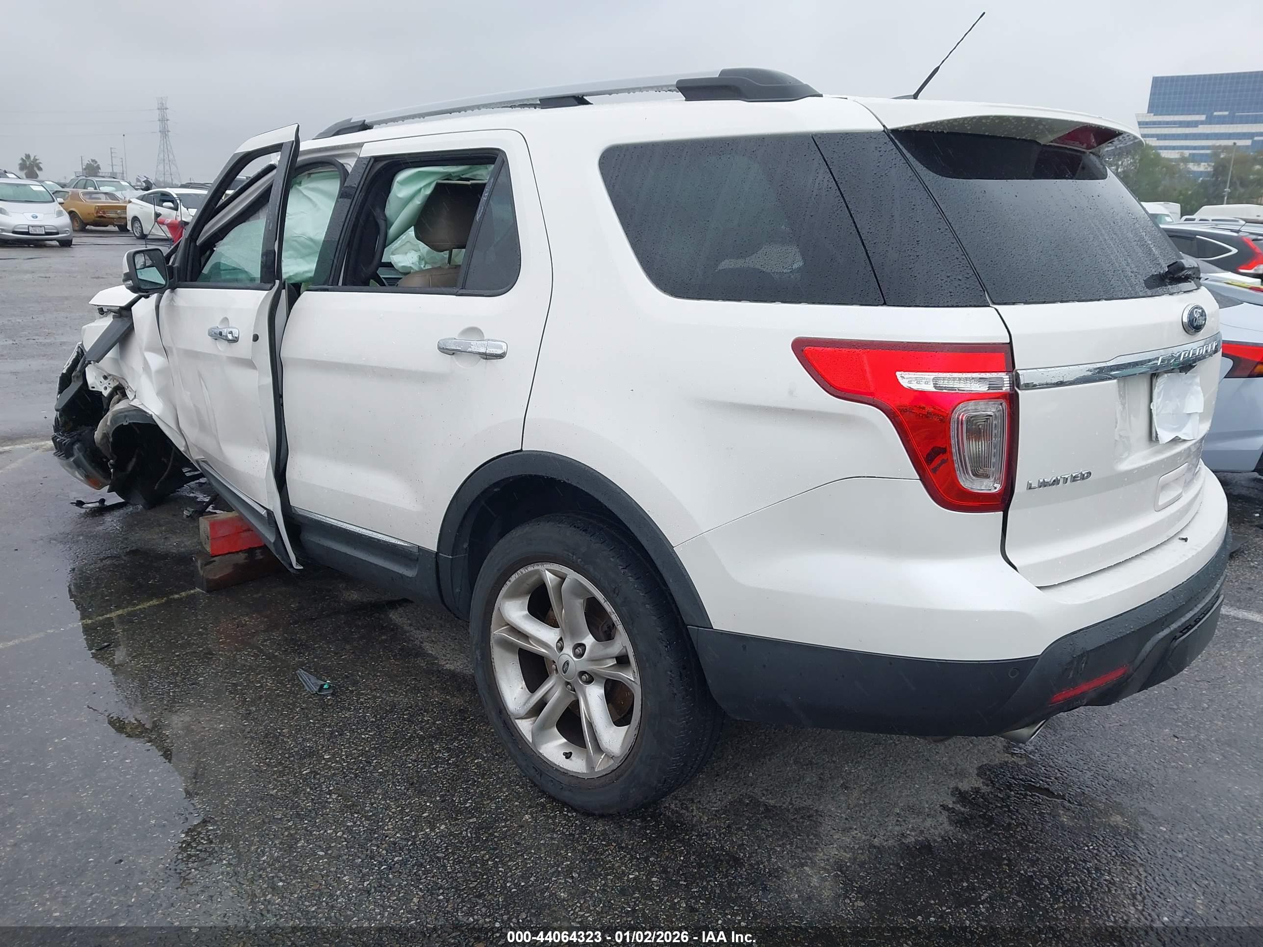 FORD EXPLORER image 3