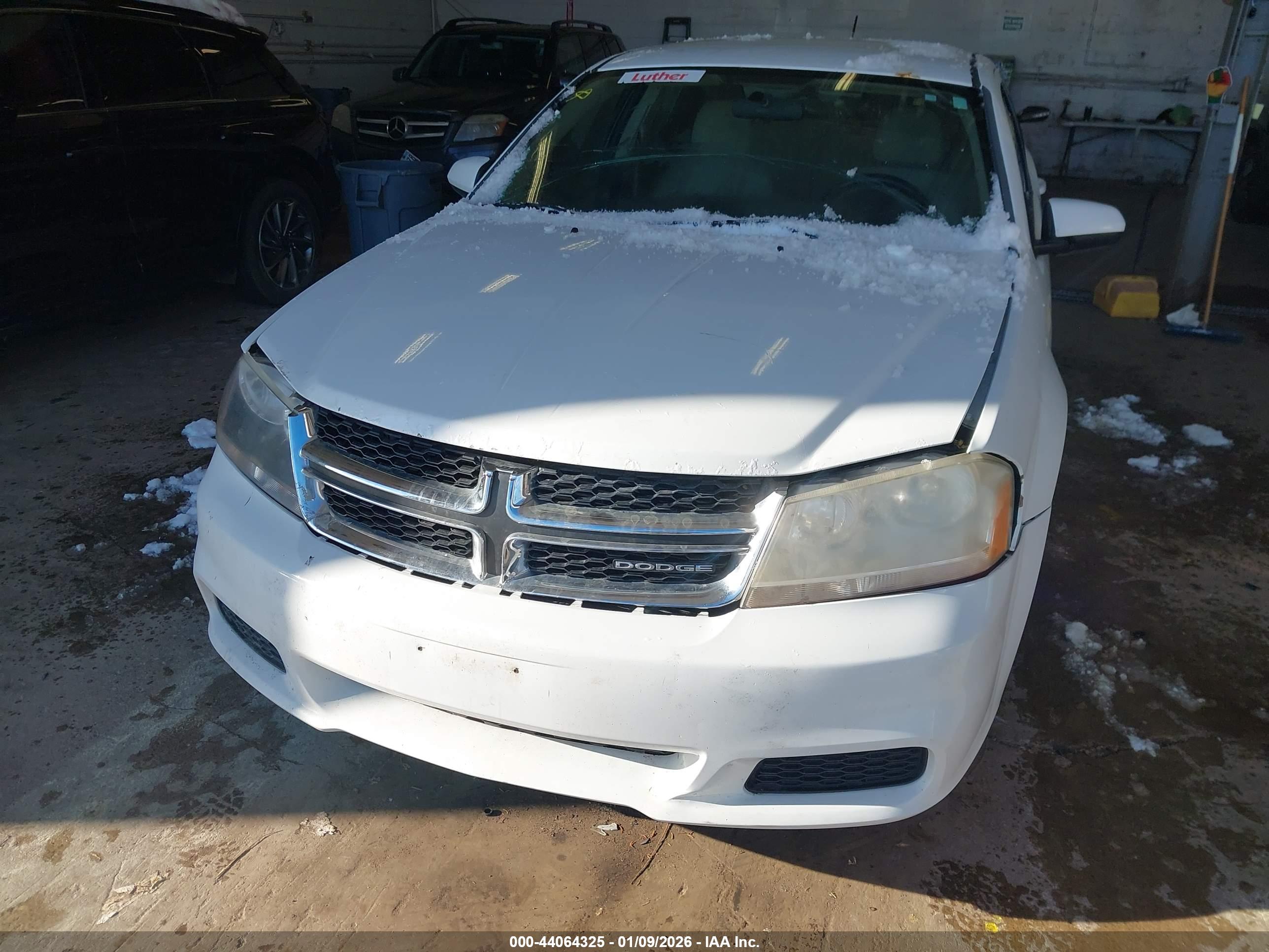 DODGE AVENGER image 6