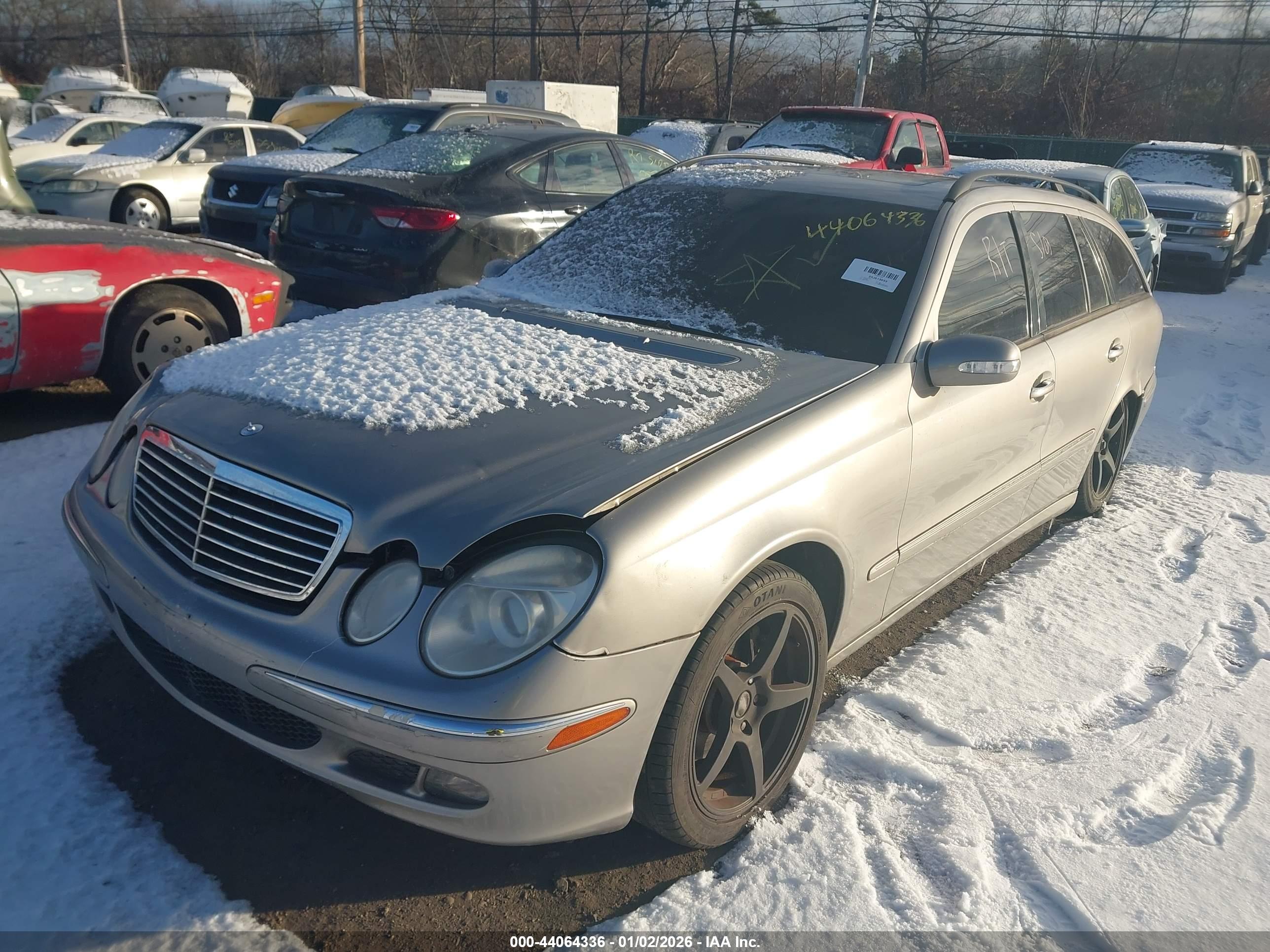 MERCEDES-BENZ E image 2