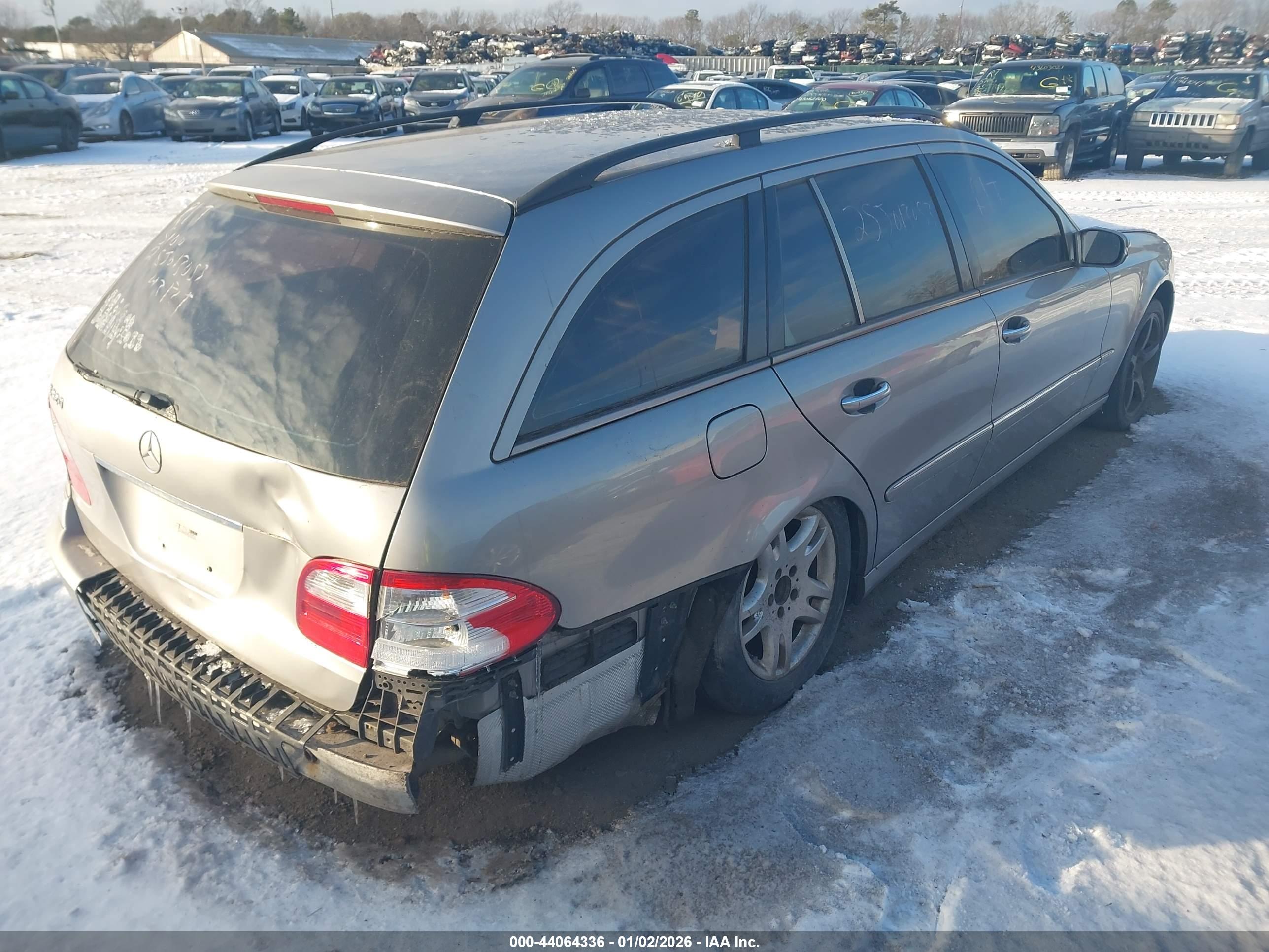 MERCEDES-BENZ E image 4