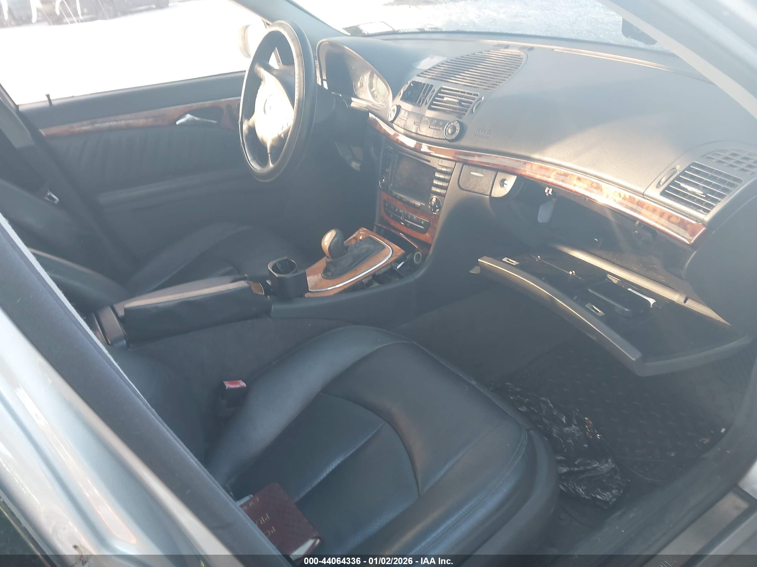 MERCEDES-BENZ E image 5