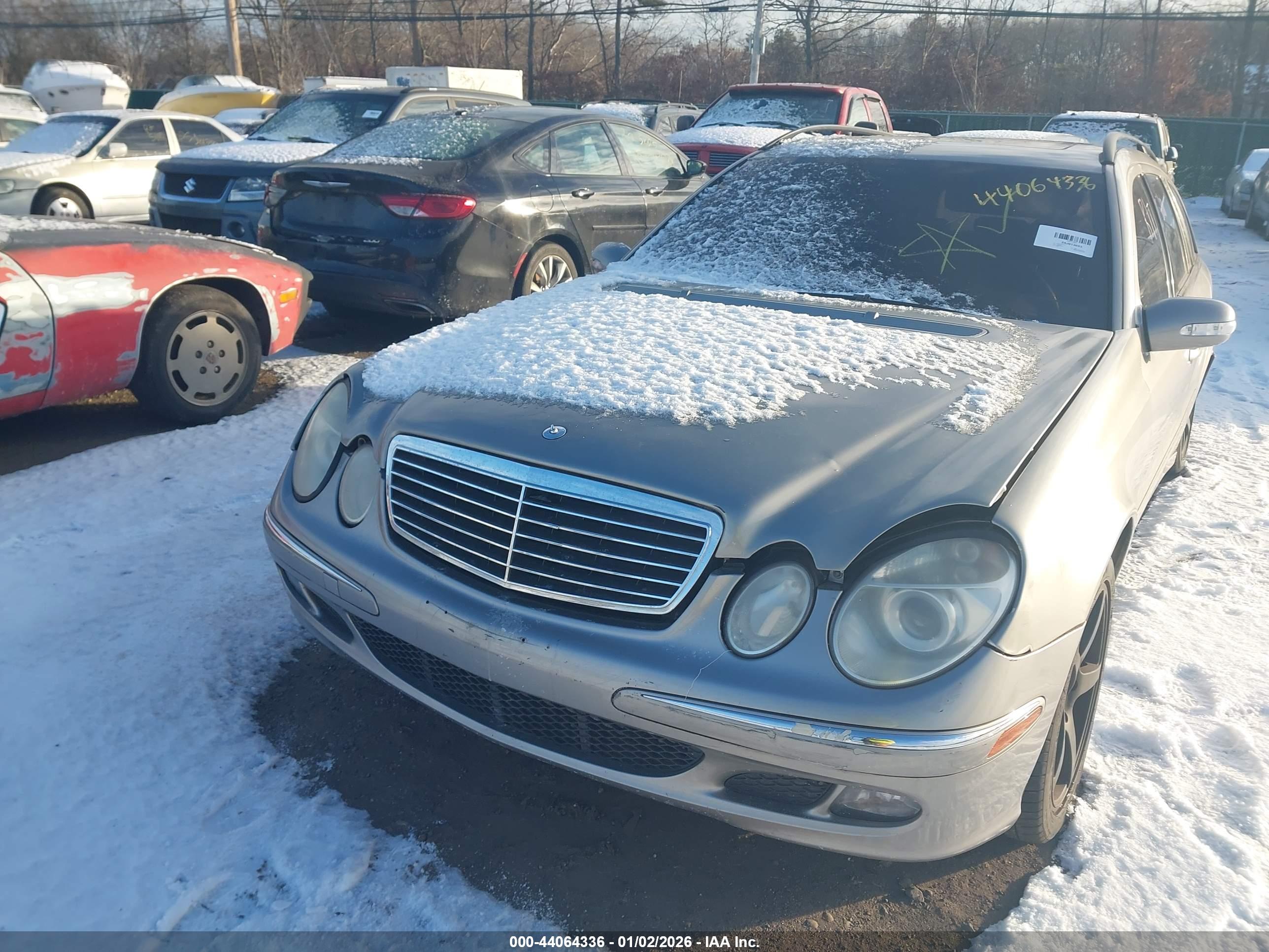 MERCEDES-BENZ E image 6