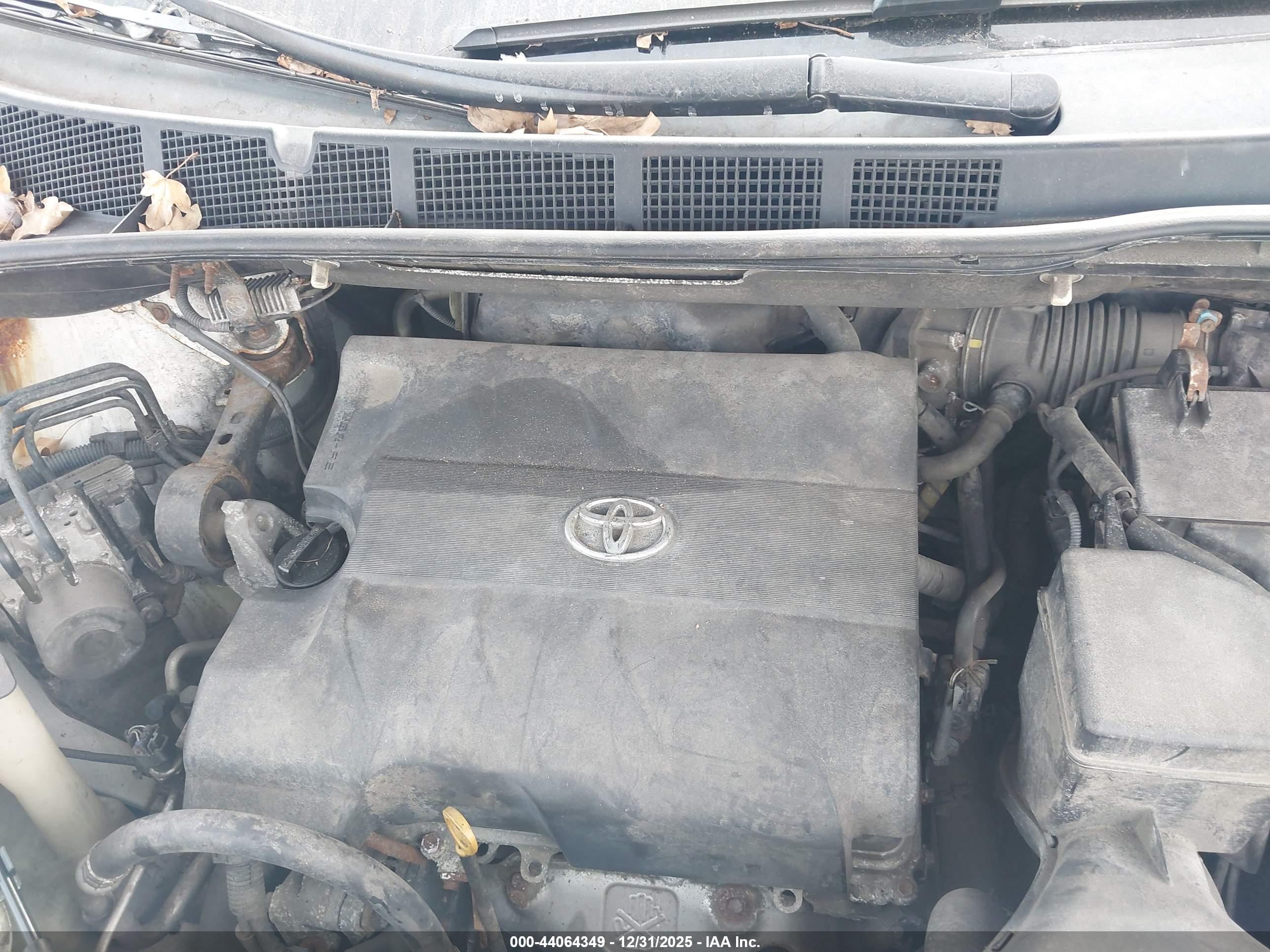 TOYOTA SIENNA image 10