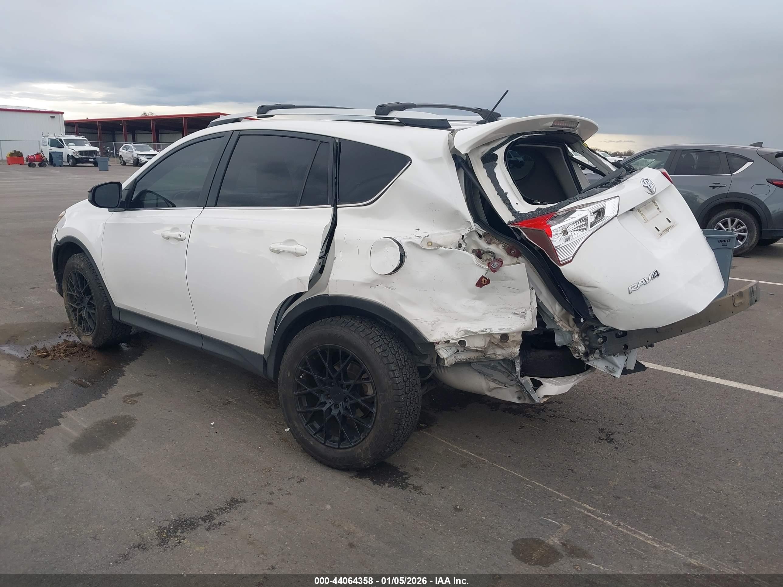 TOYOTA RAV4 image 3