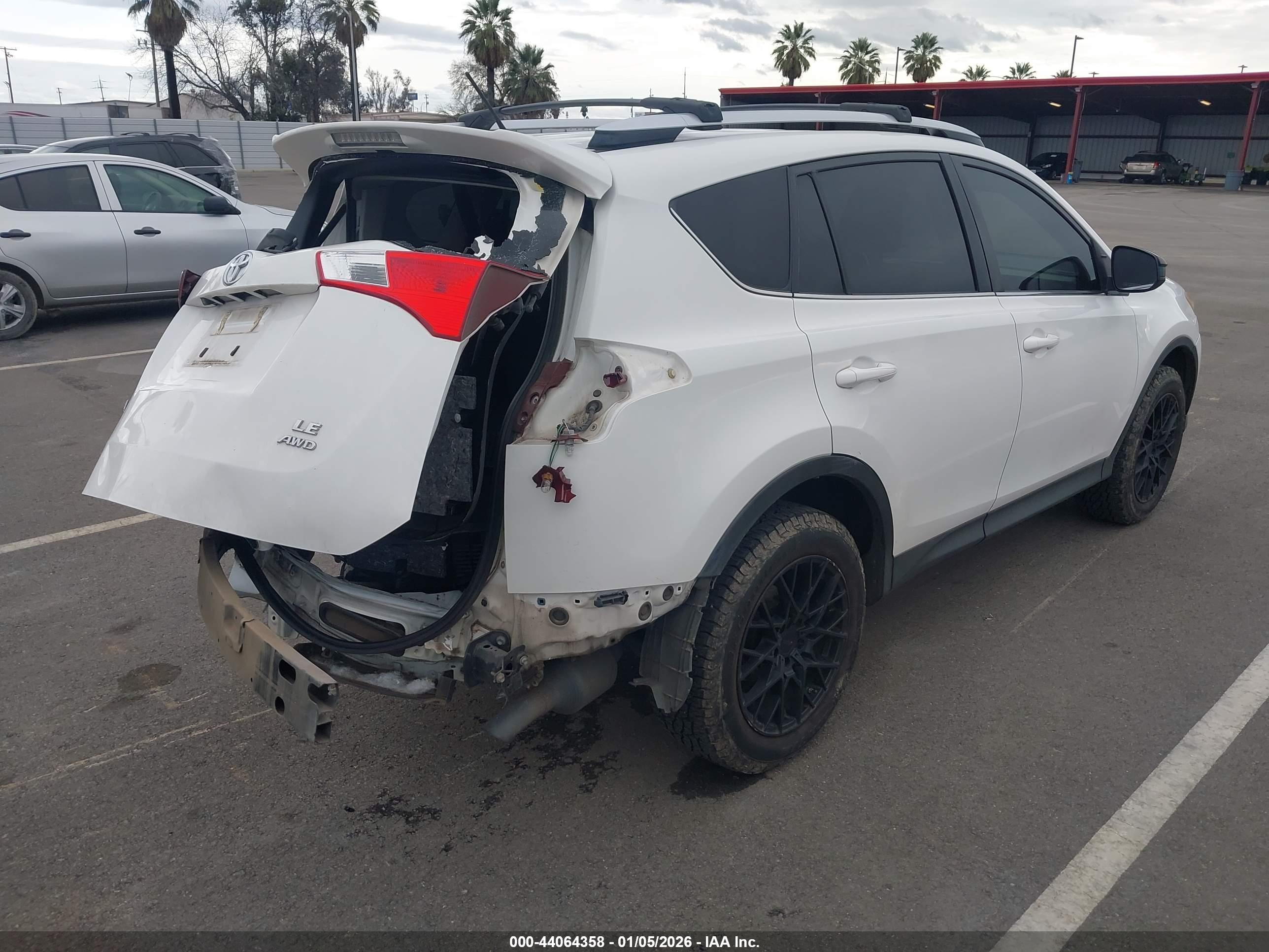 TOYOTA RAV4 image 4