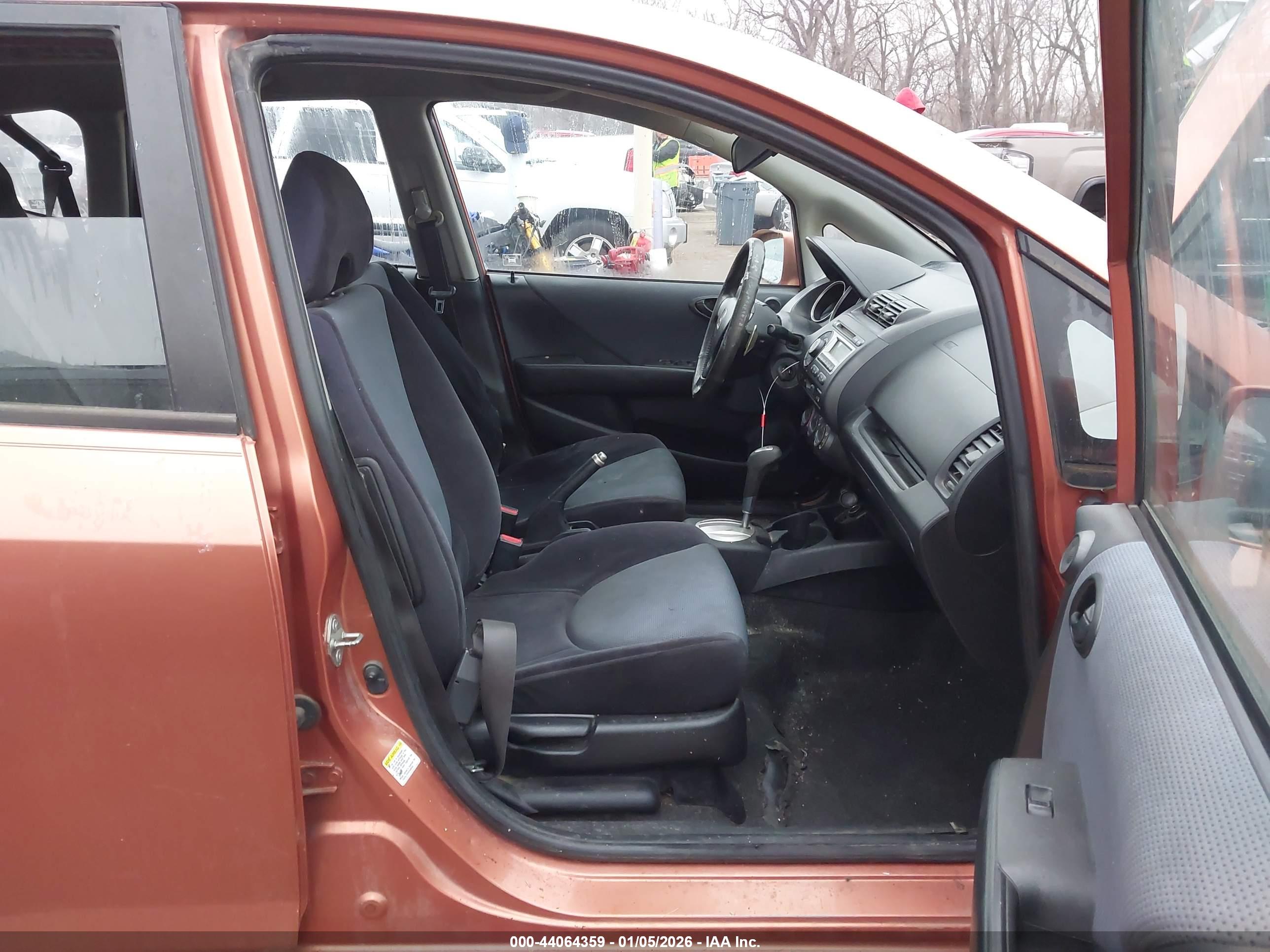 HONDA FIT image 5