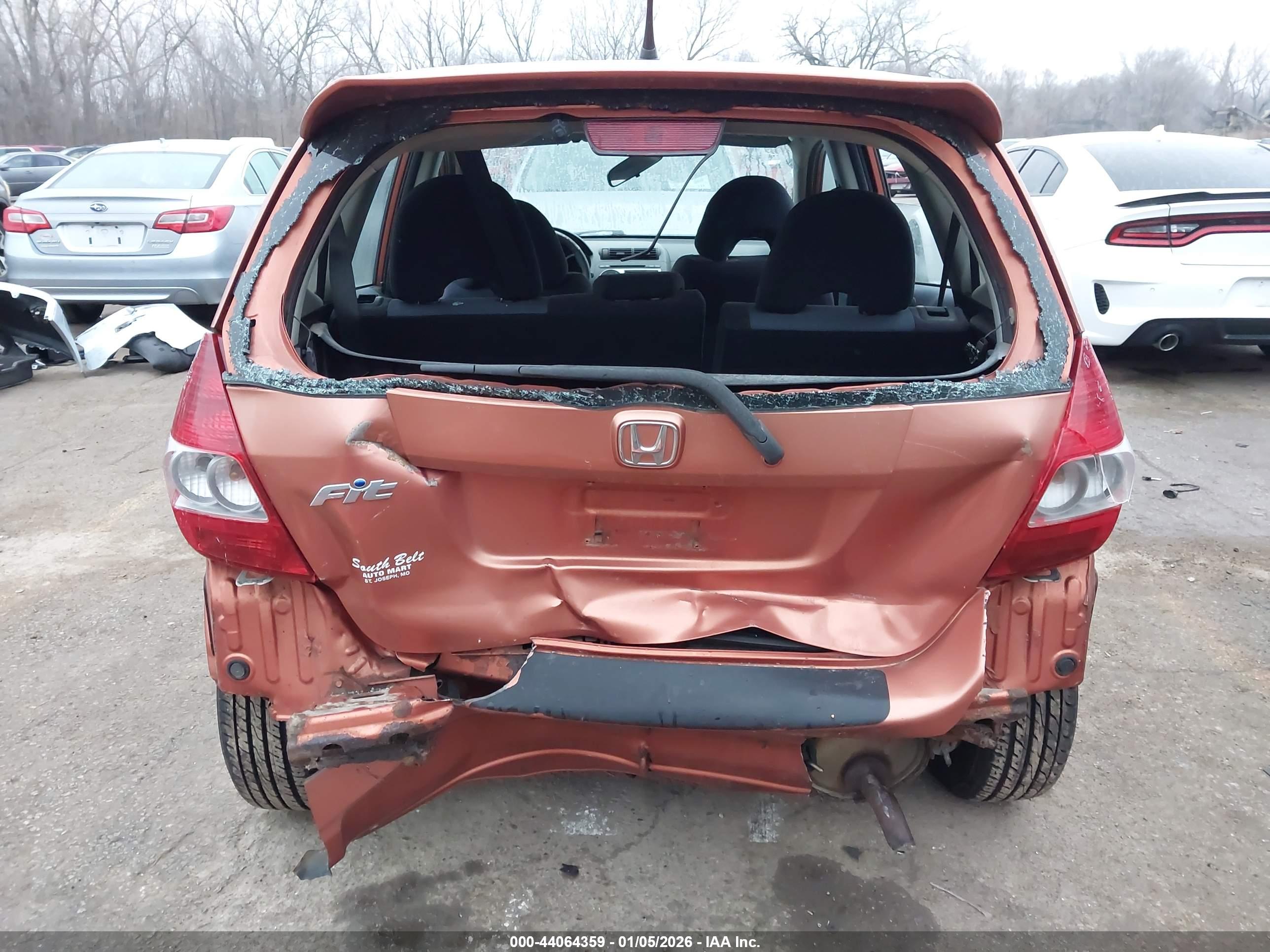 HONDA FIT image 6