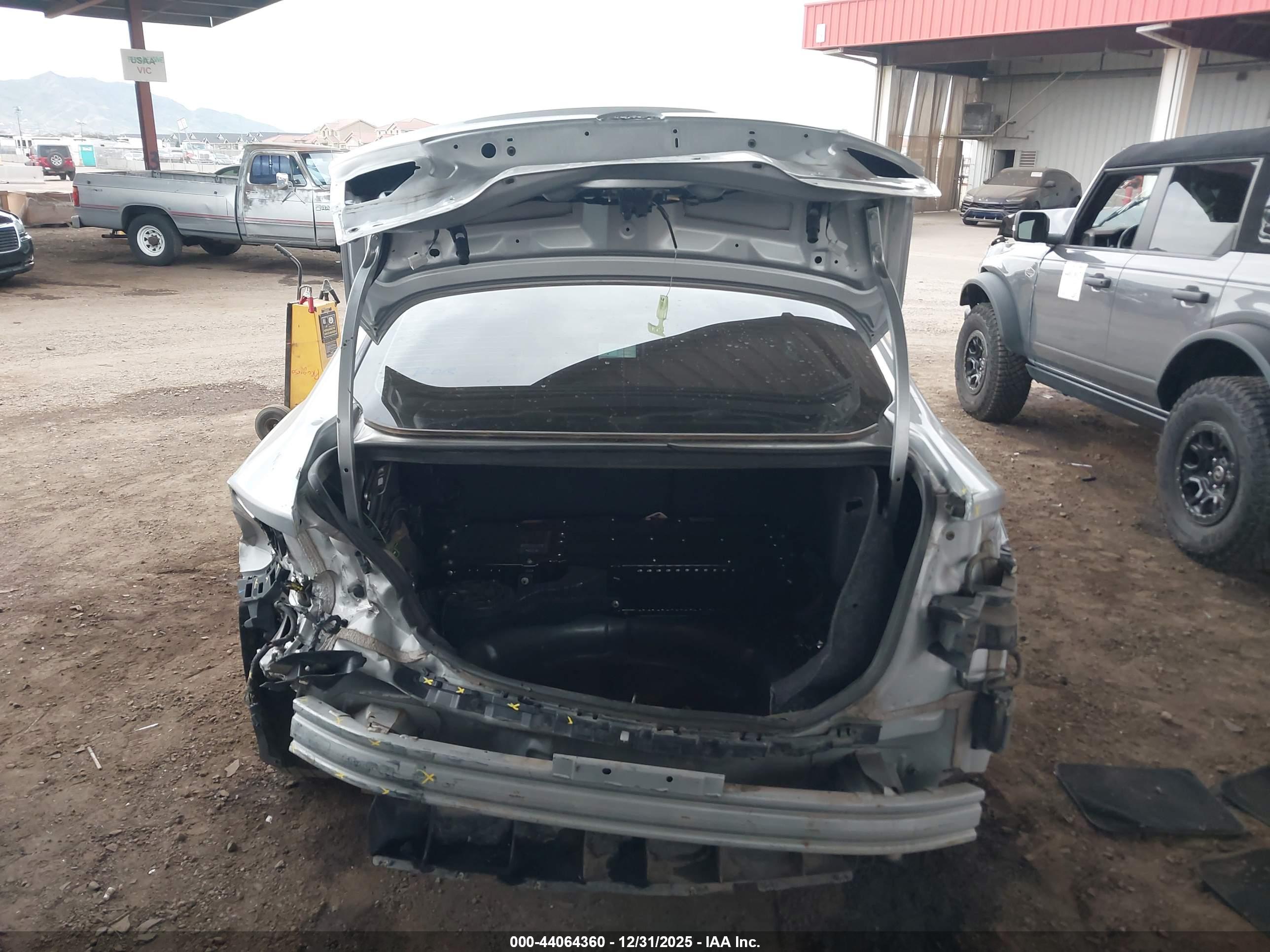 FORD FUSION image 6