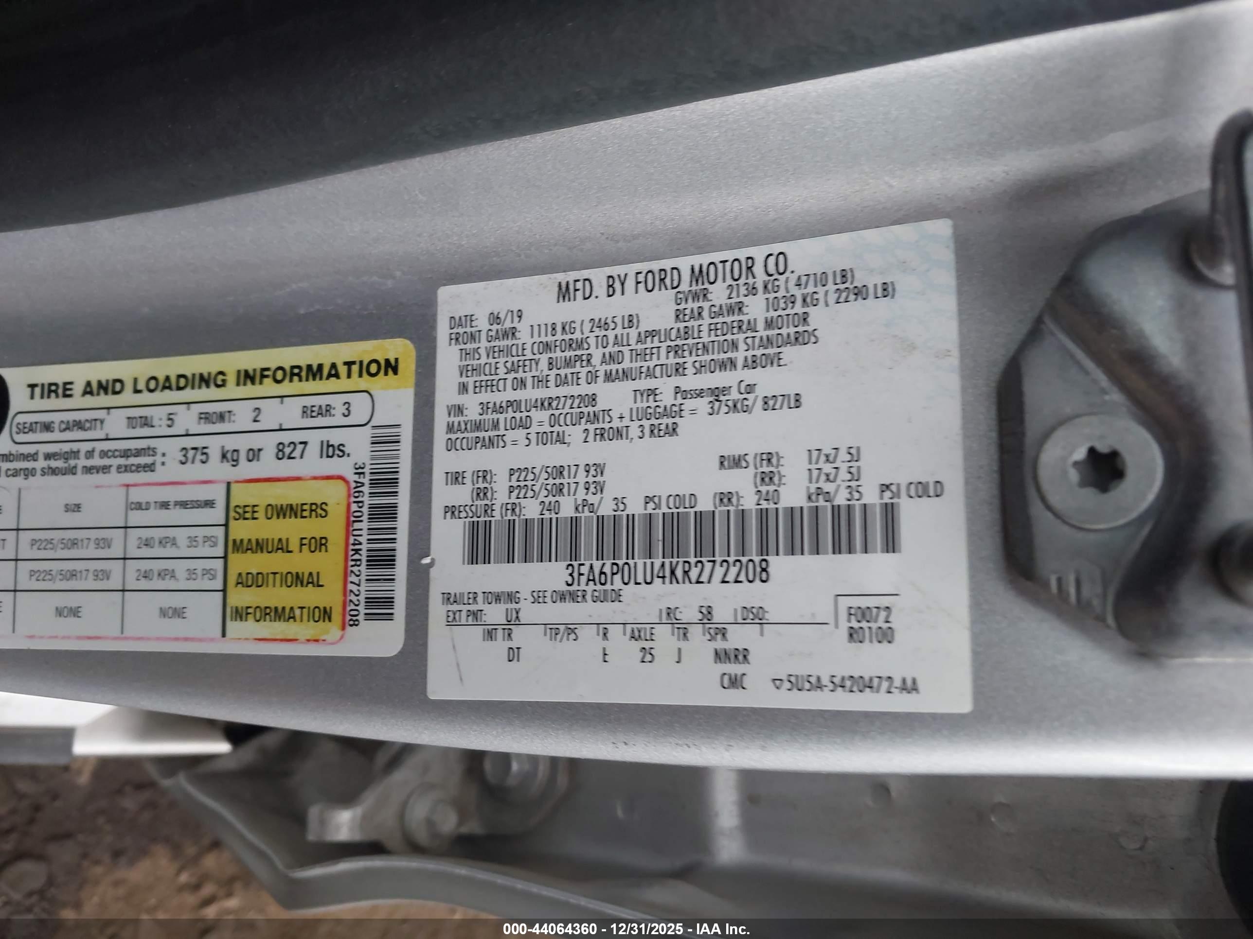 FORD FUSION image 9
