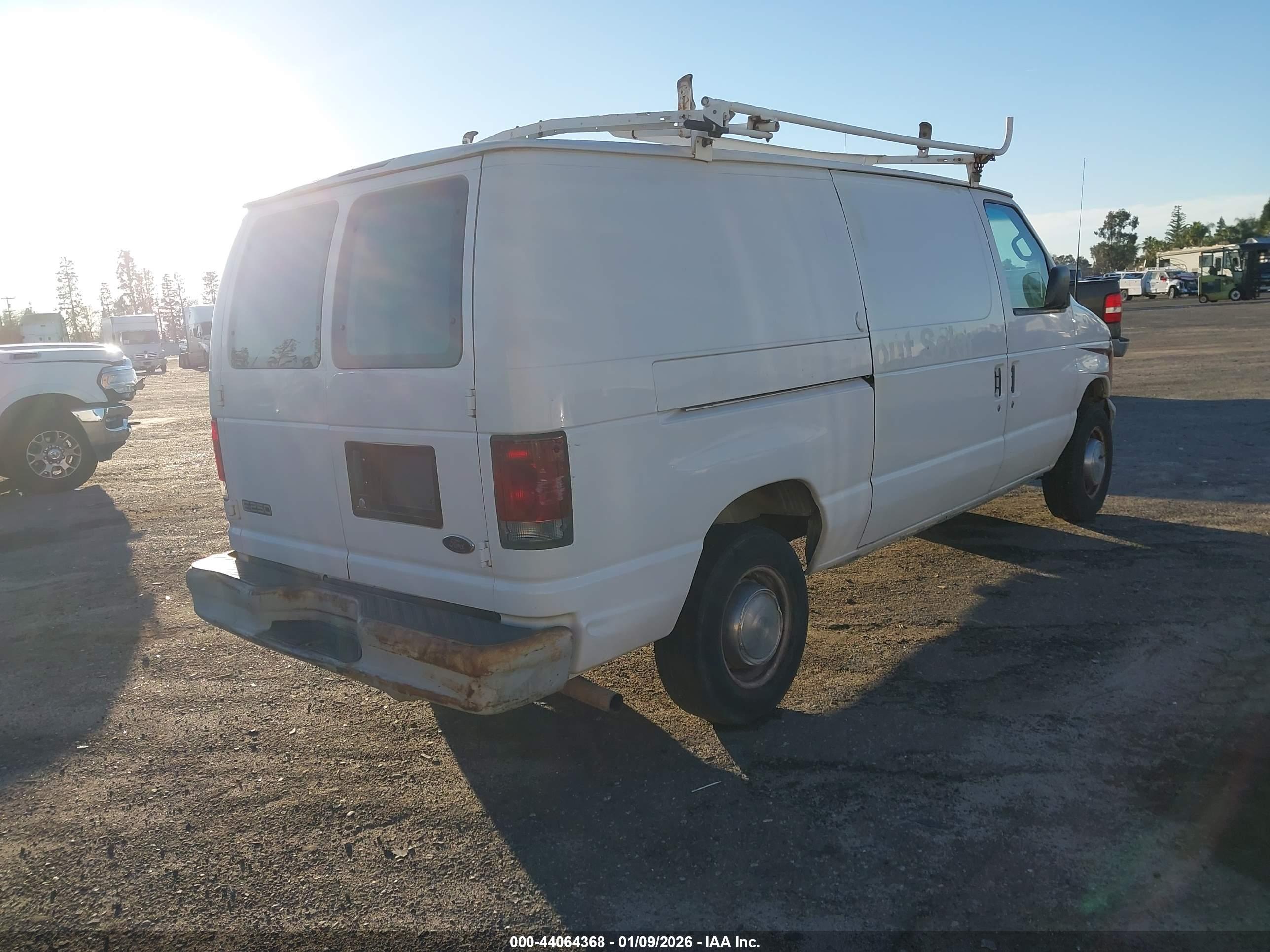 FORD E-250 image 4
