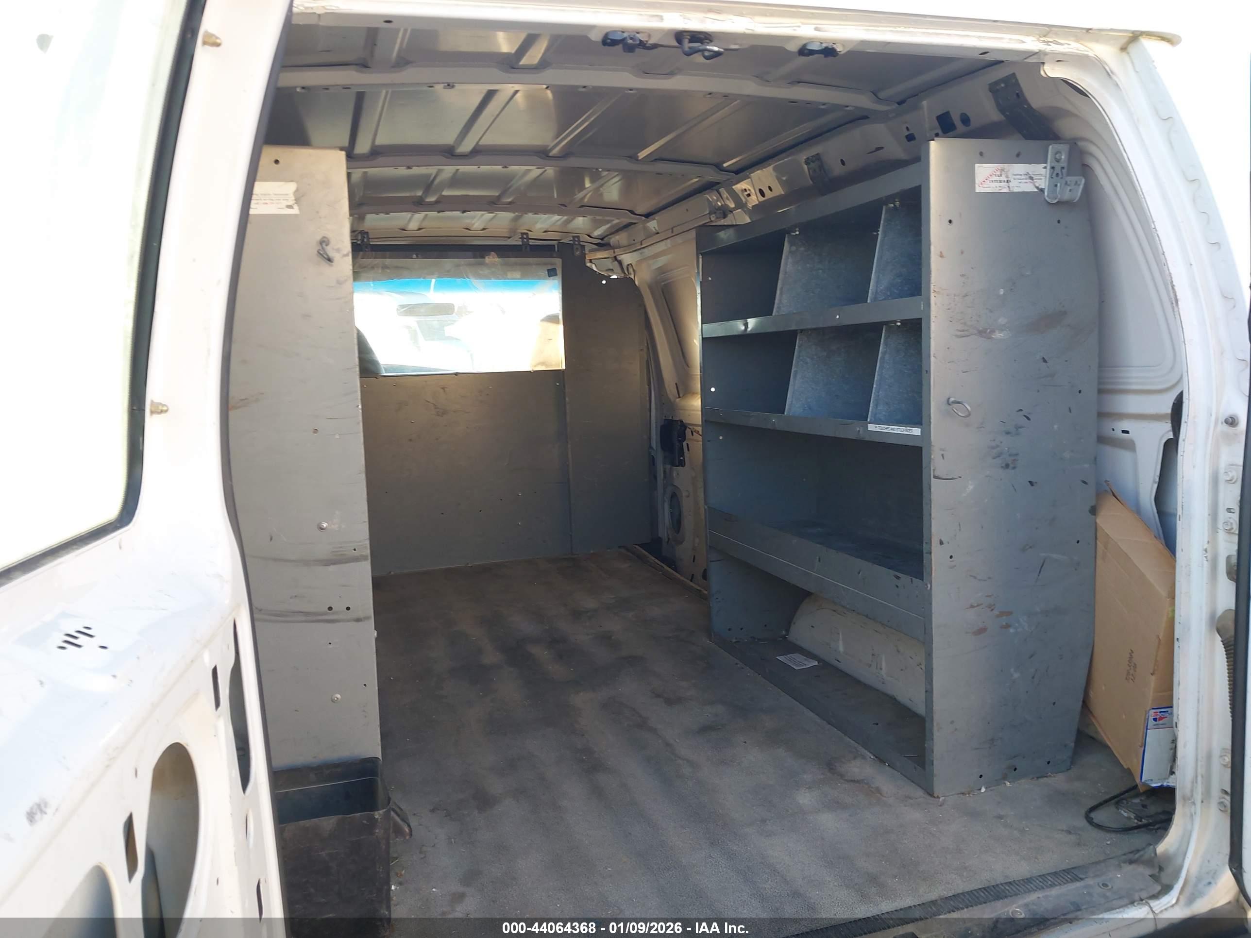 FORD E-250 image 8