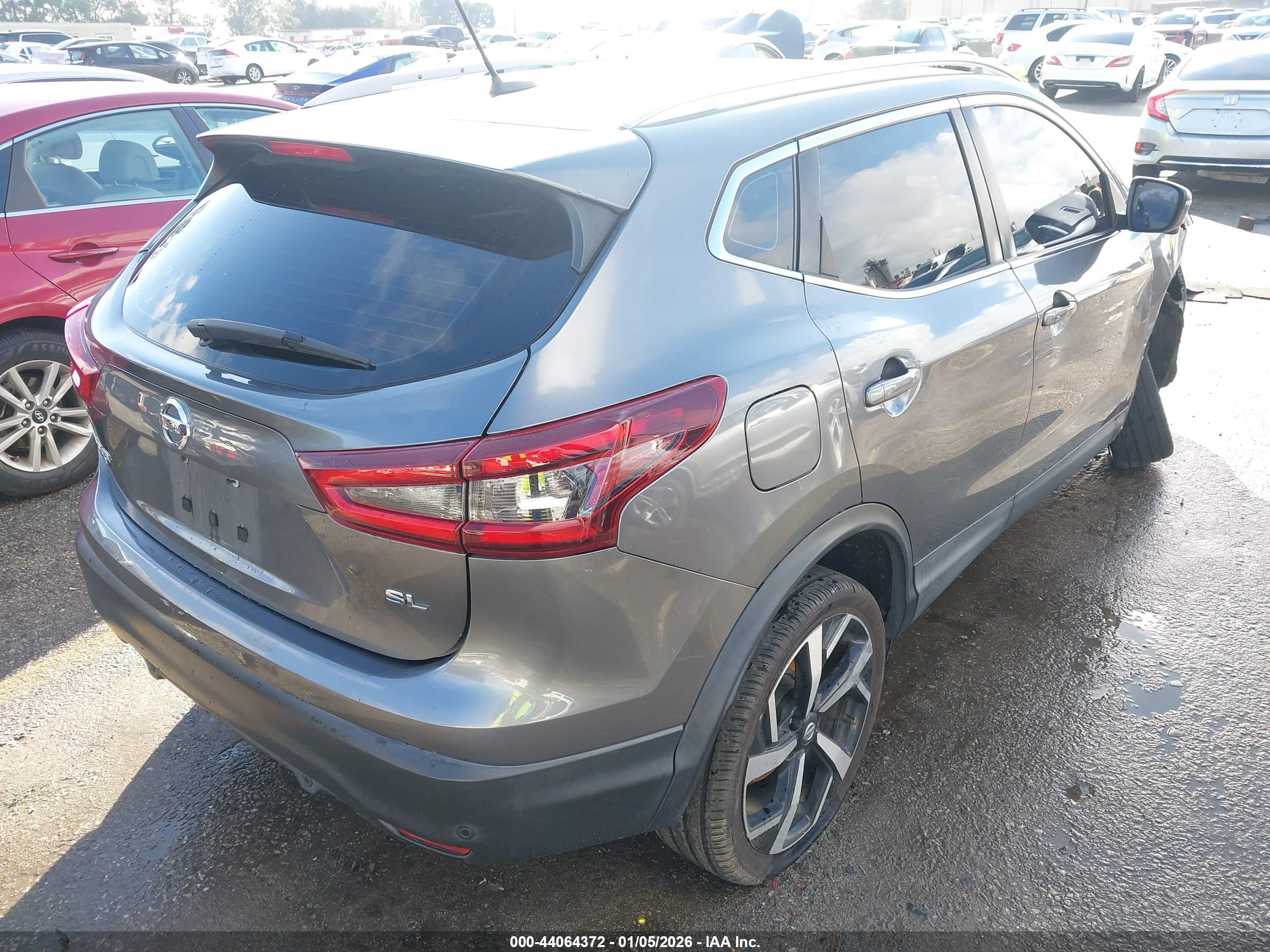 NISSAN ROGUE image 4