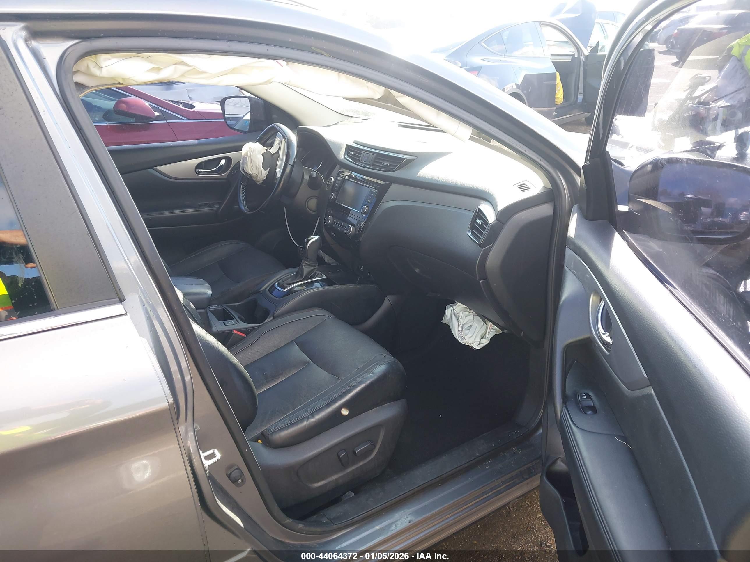 NISSAN ROGUE image 5