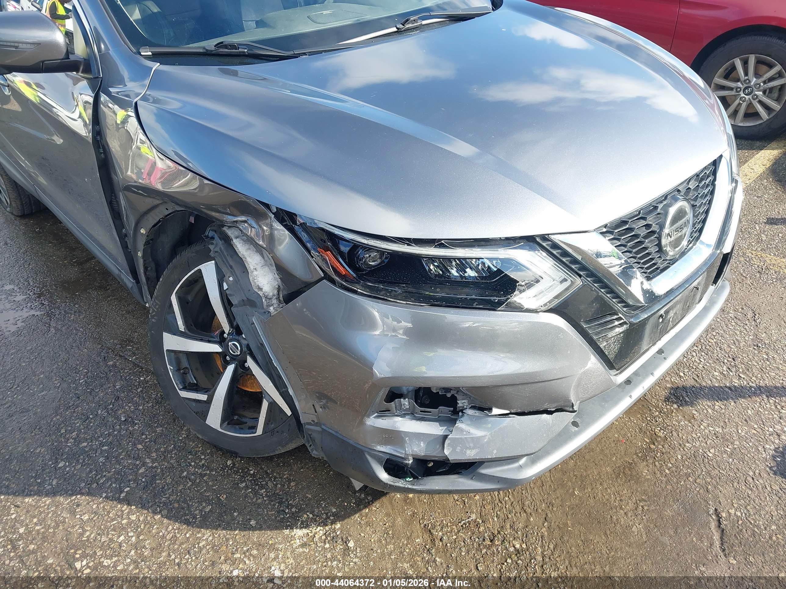 NISSAN ROGUE image 6