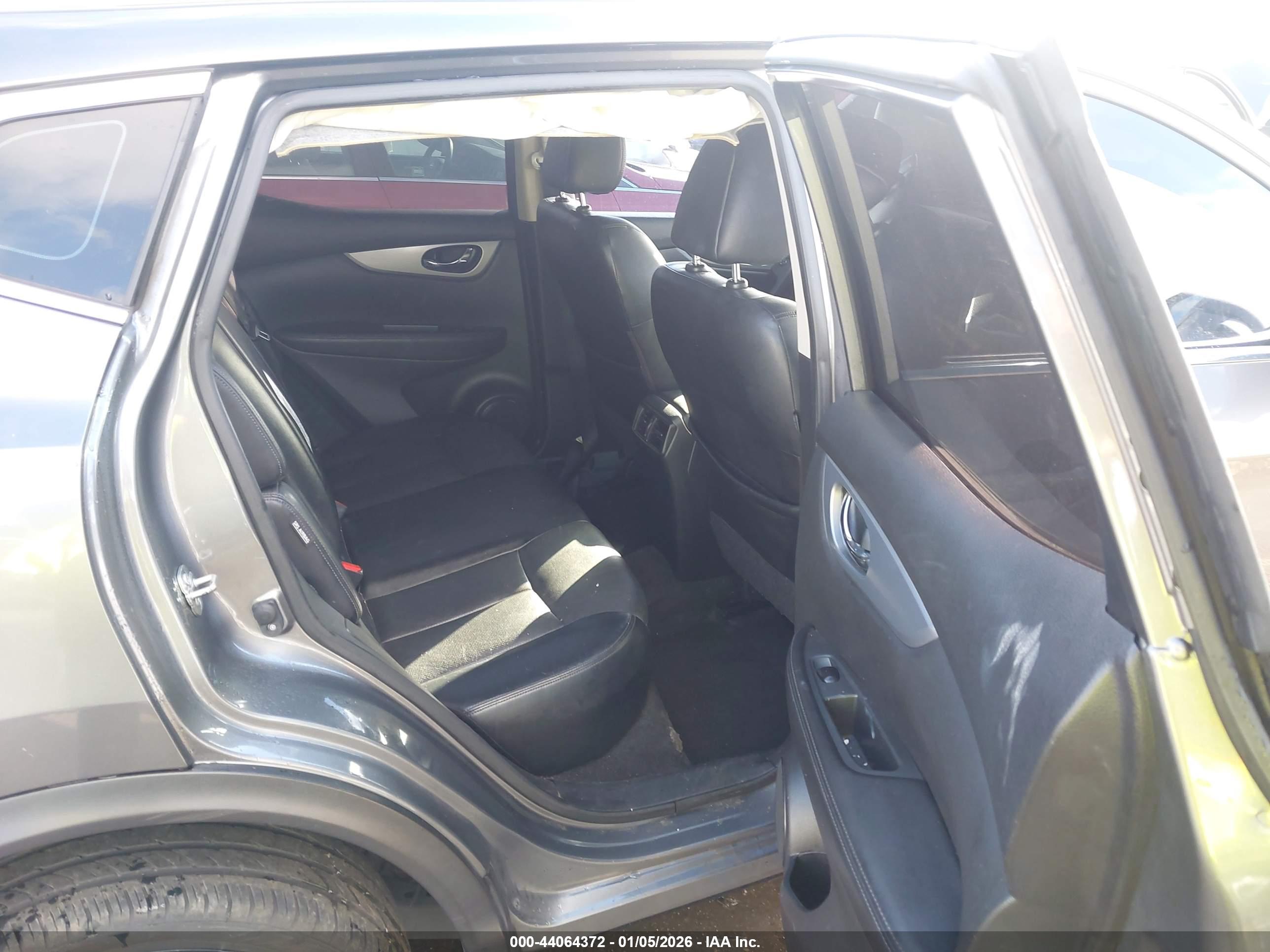 NISSAN ROGUE image 8